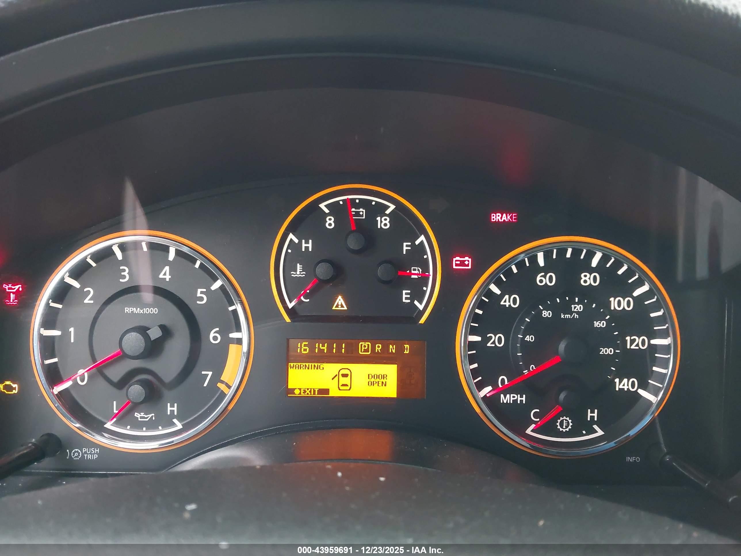 NISSAN ARMADA image 7