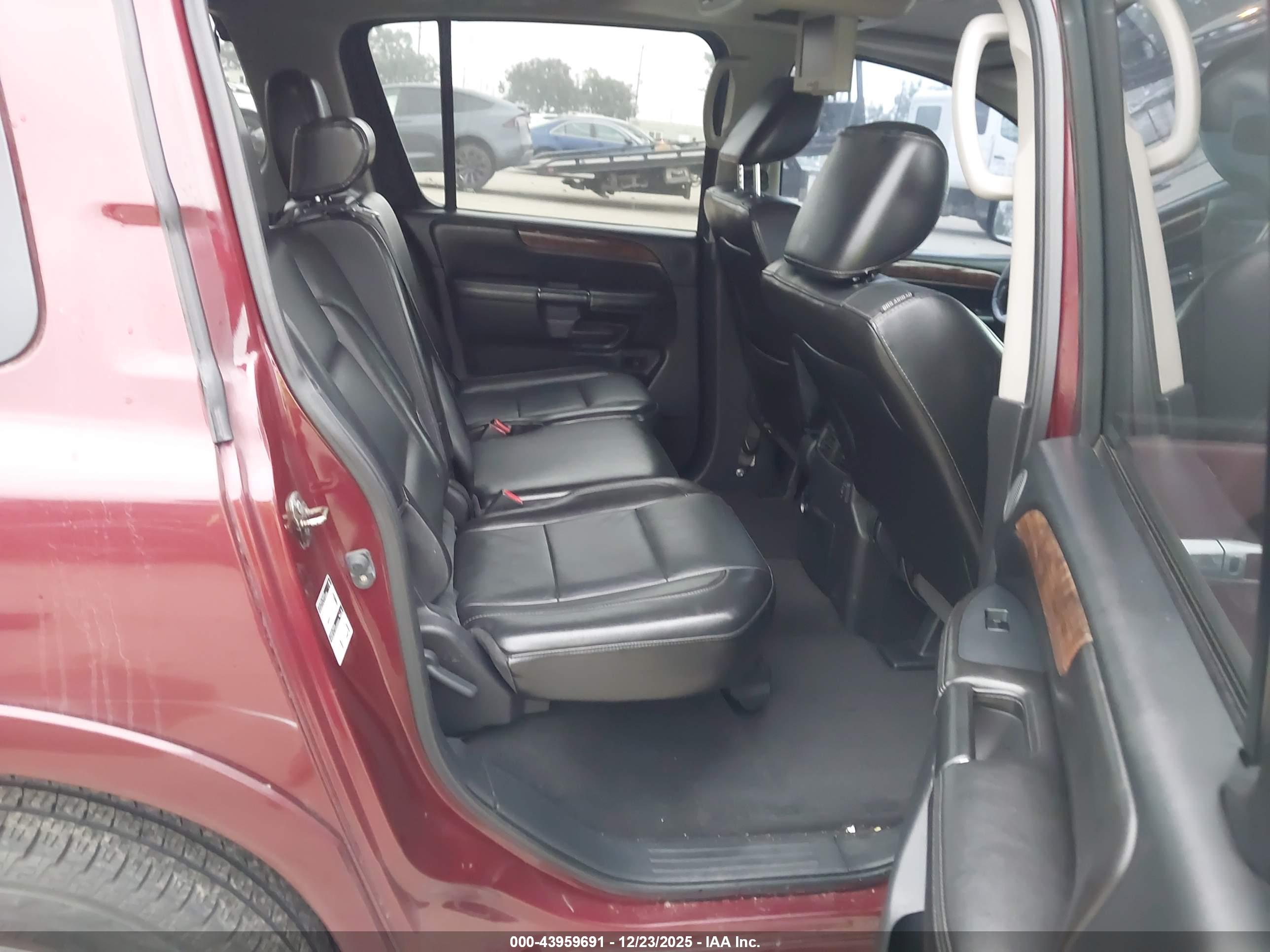 NISSAN ARMADA image 8