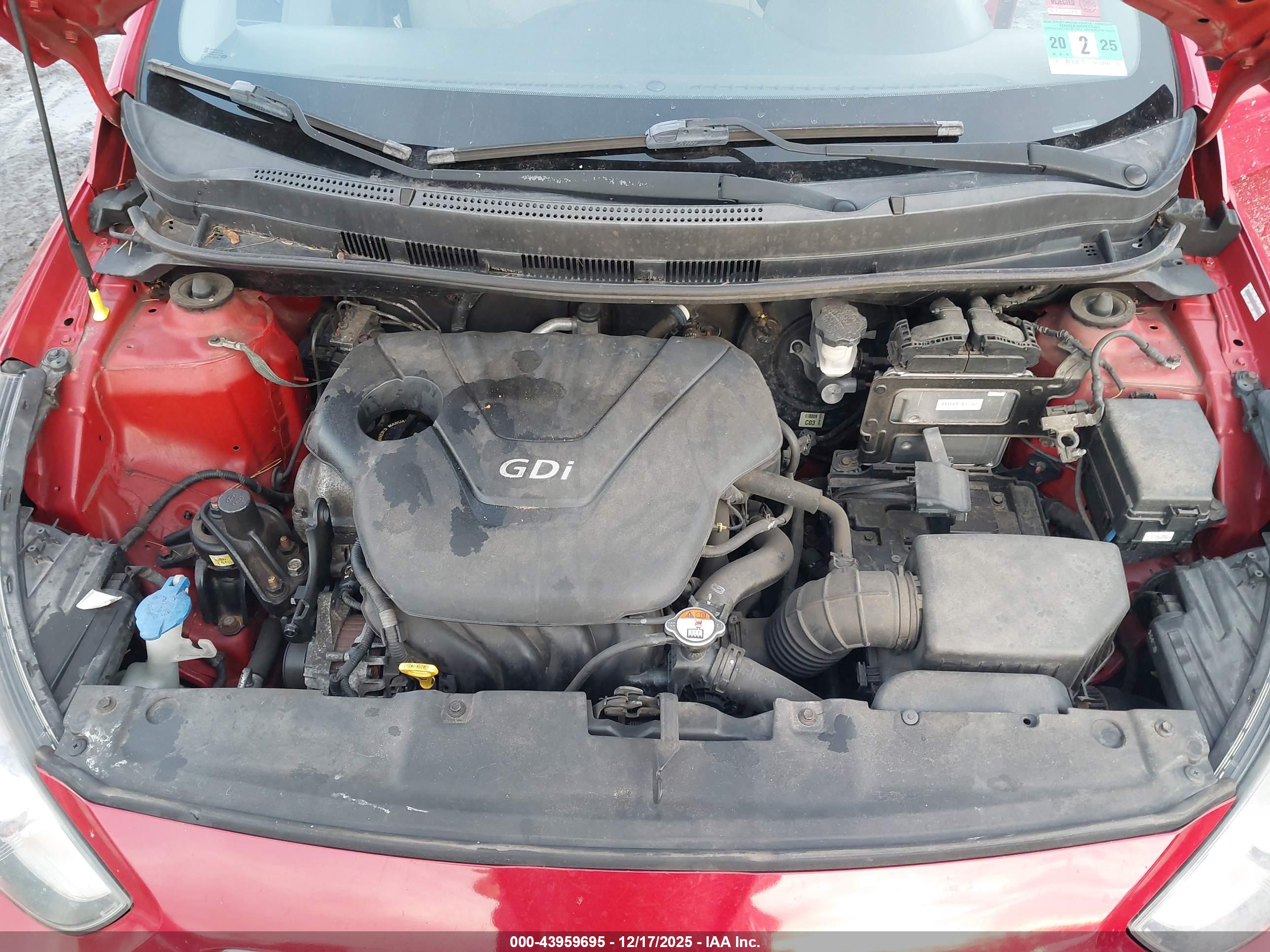 HYUNDAI ACCENT image 10