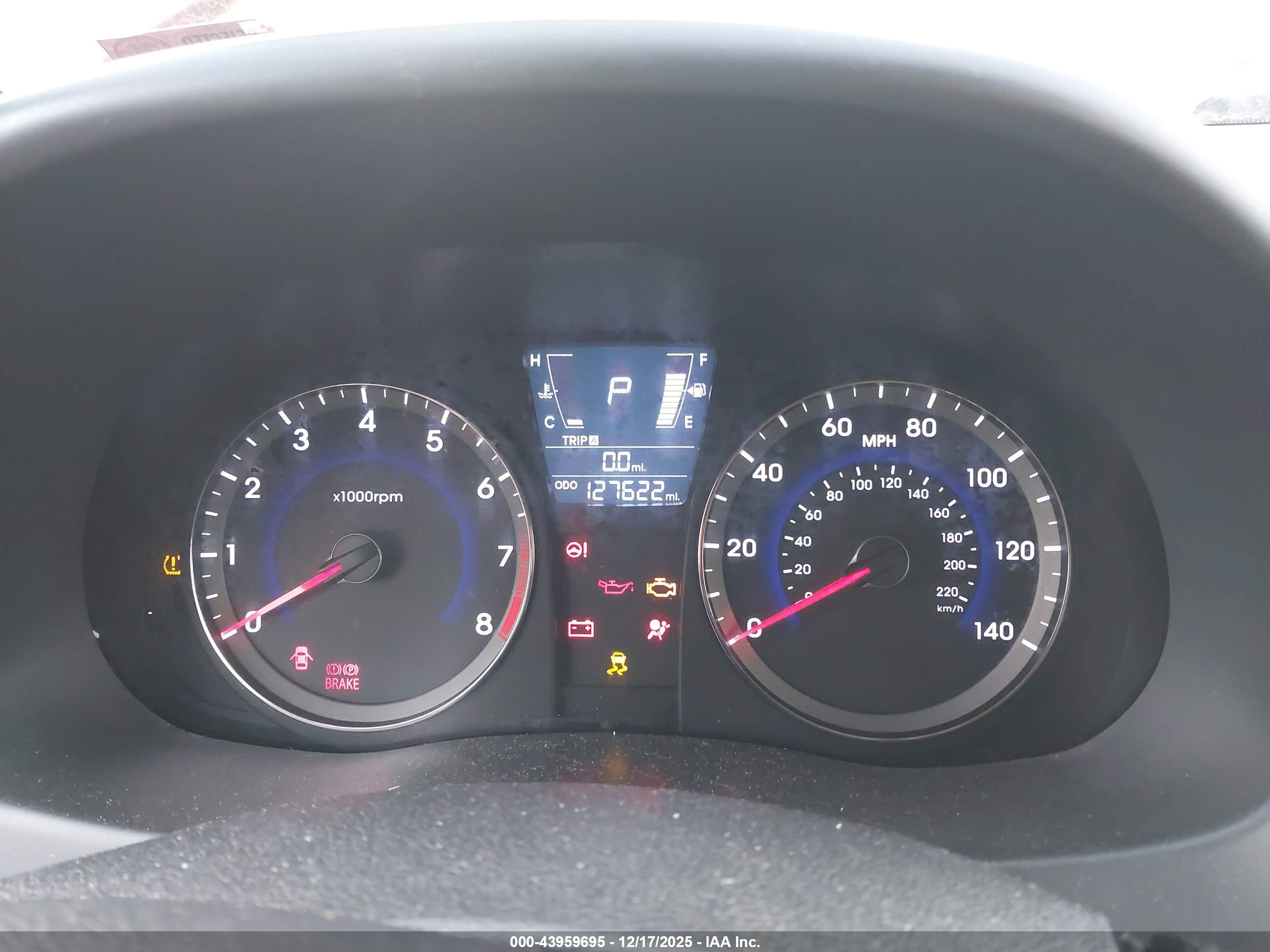 HYUNDAI ACCENT image 7