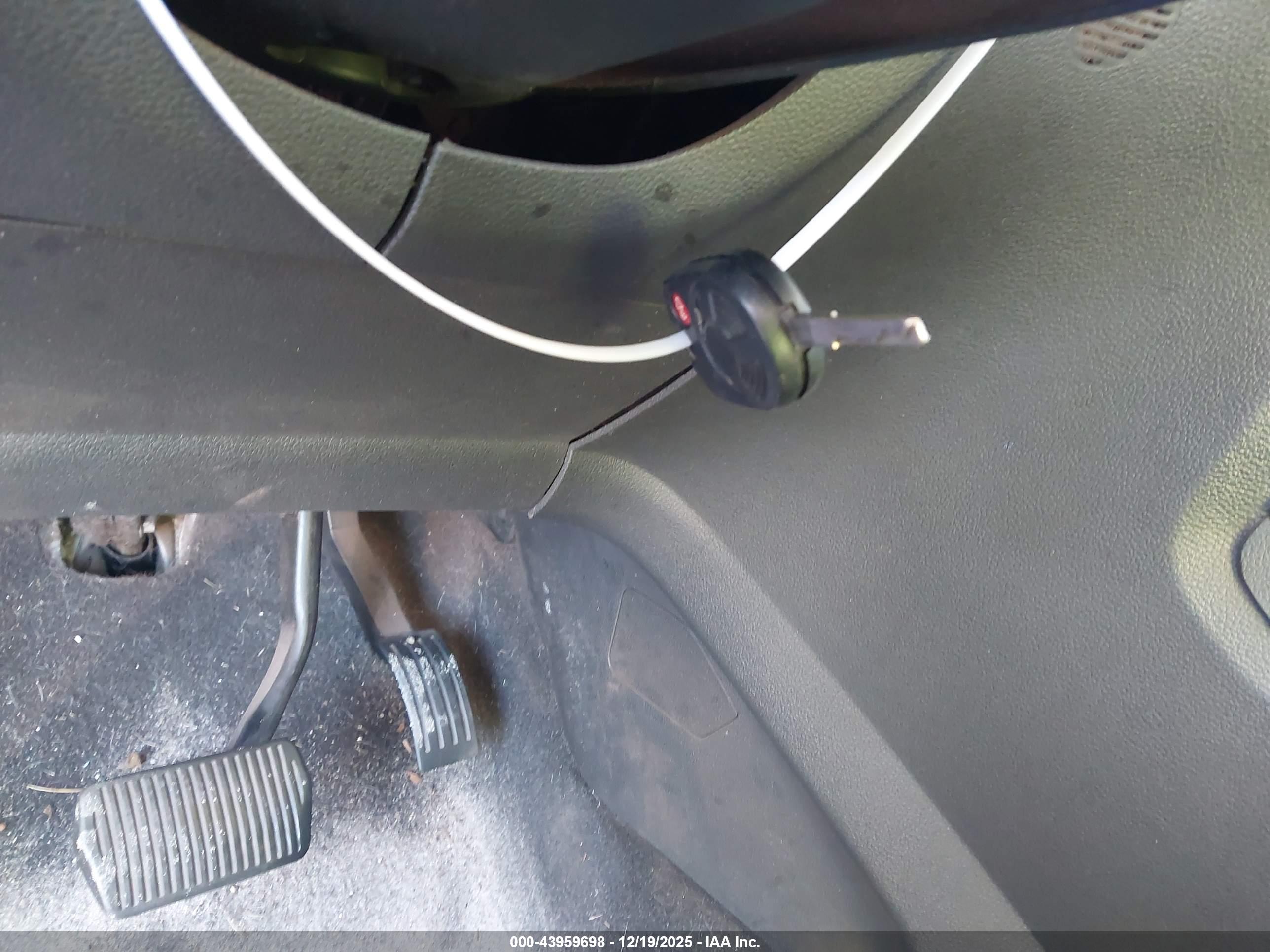 FORD ESCAPE image 11