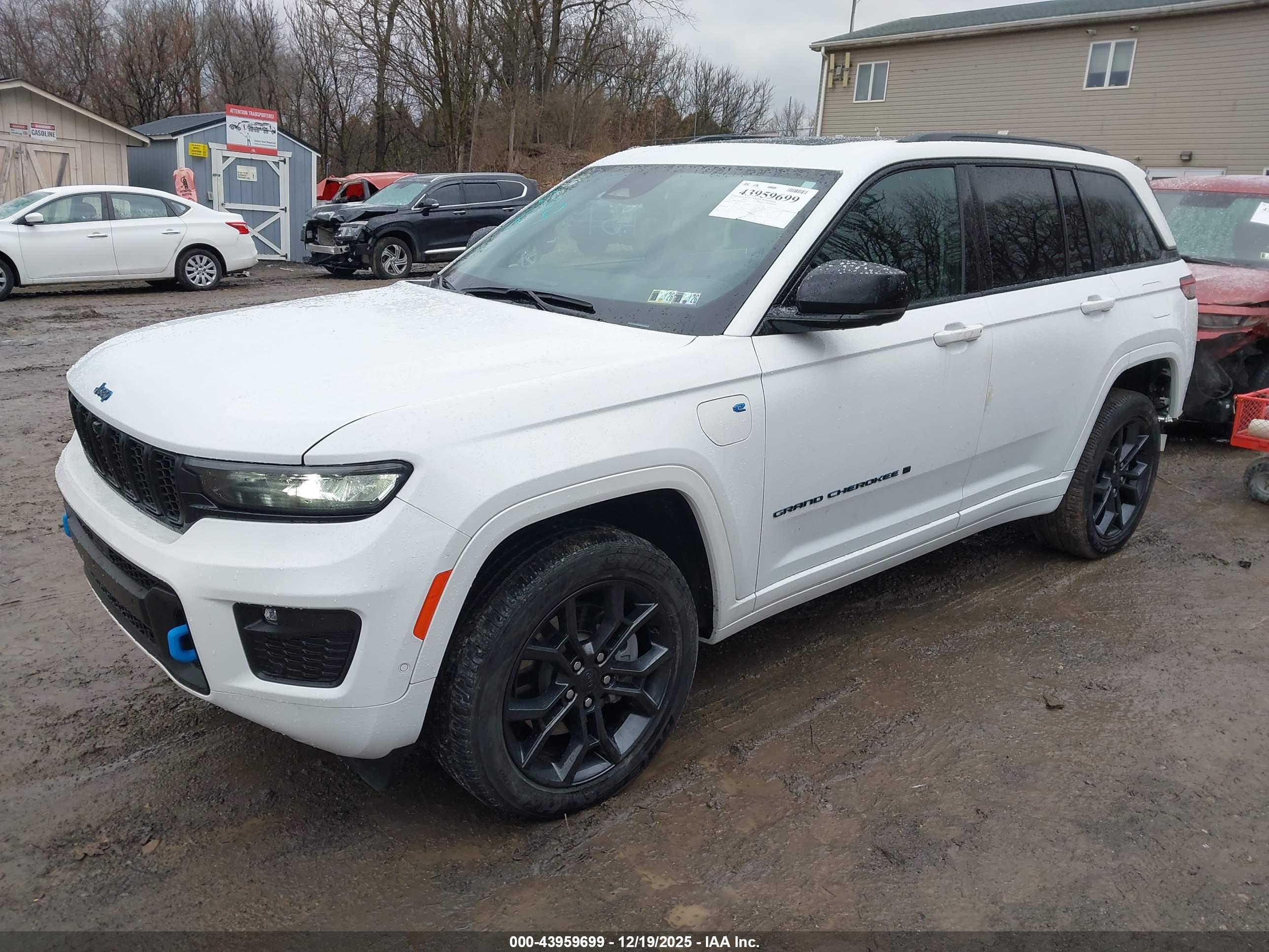JEEP GRAND image 2