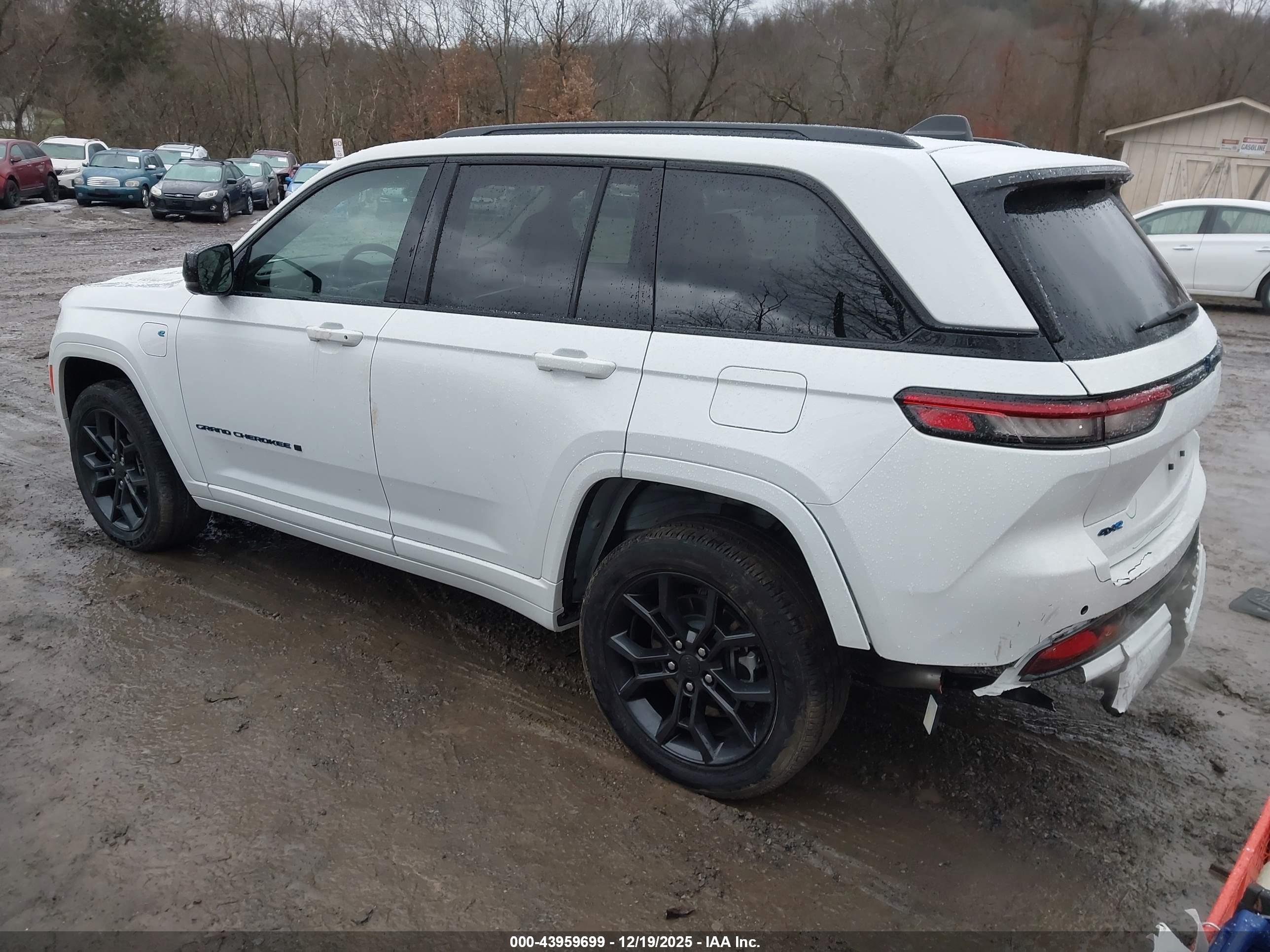 JEEP GRAND image 3