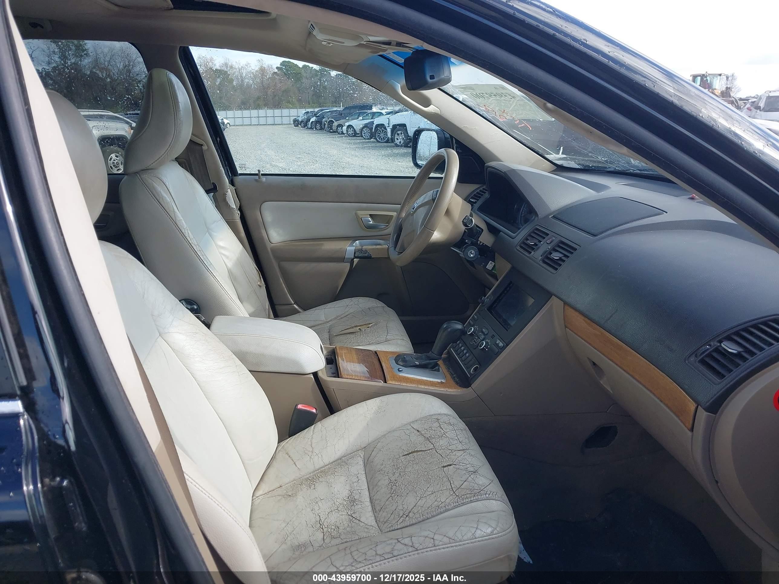 VOLVO XC90 image 5