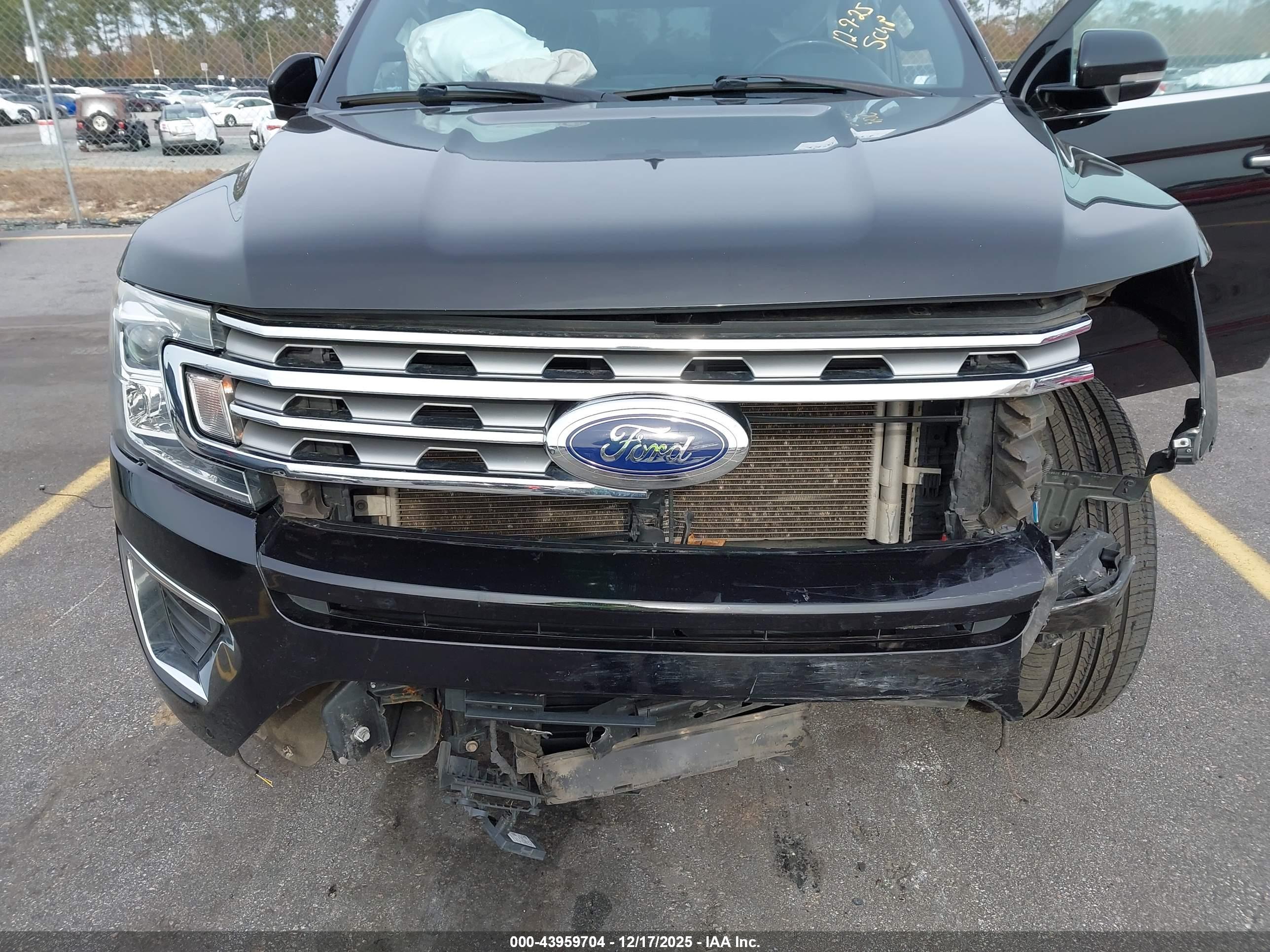 FORD EXPEDITION image 6