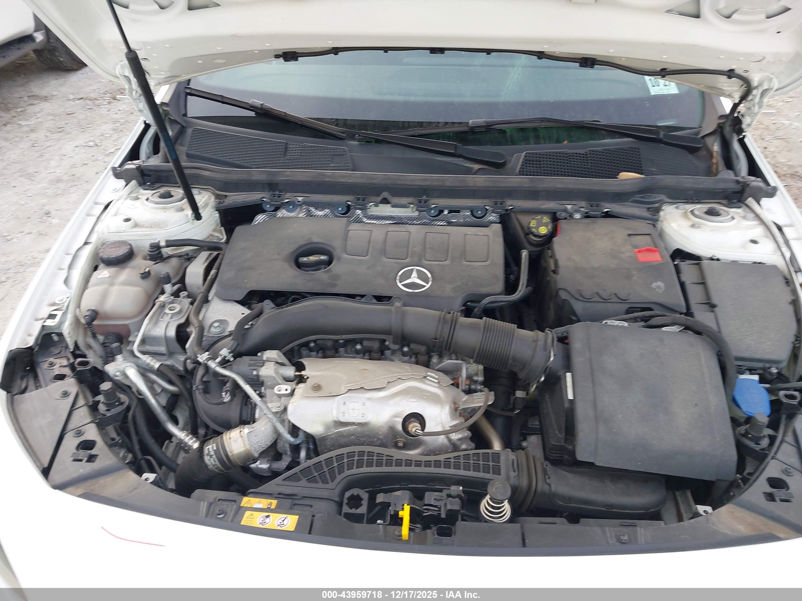 MERCEDES-BENZ A image 10