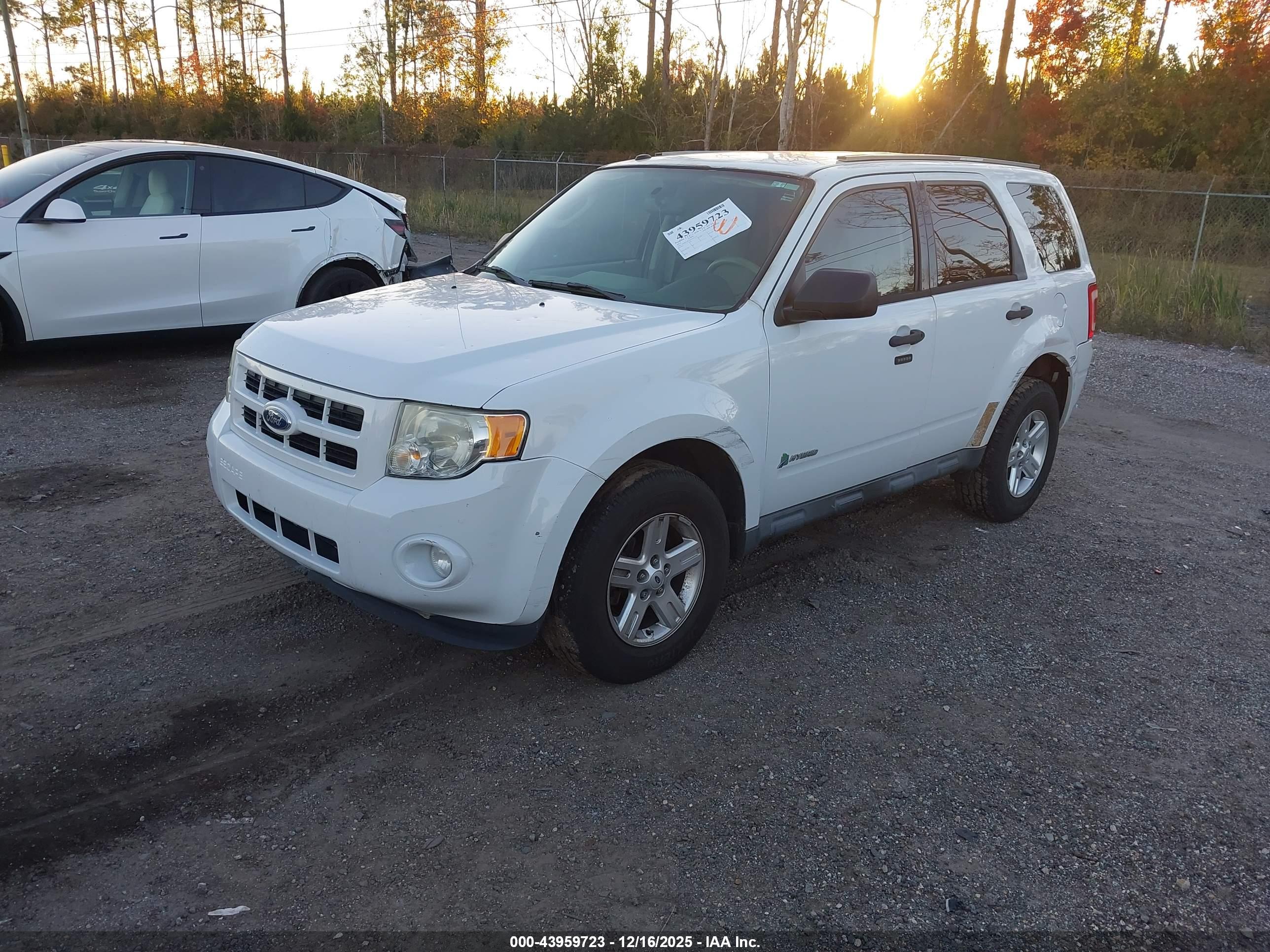 FORD ESCAPE image 2