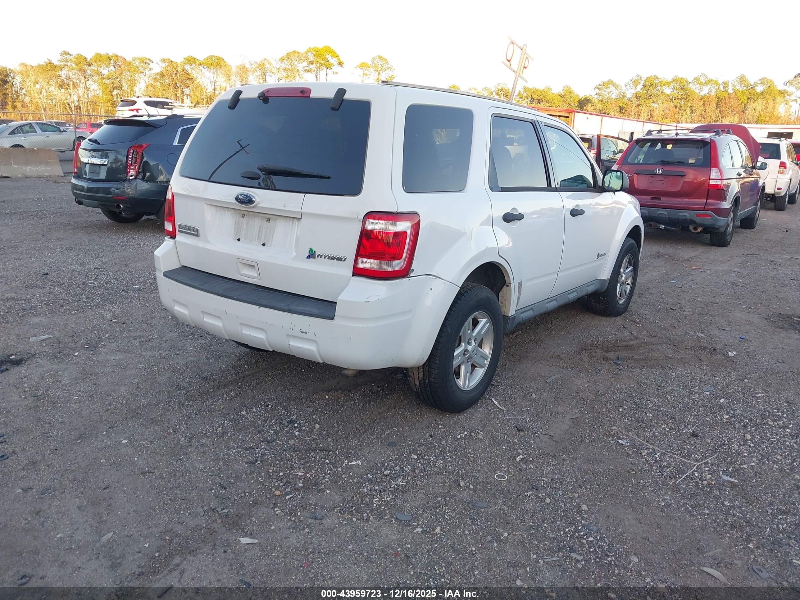 FORD ESCAPE image 4