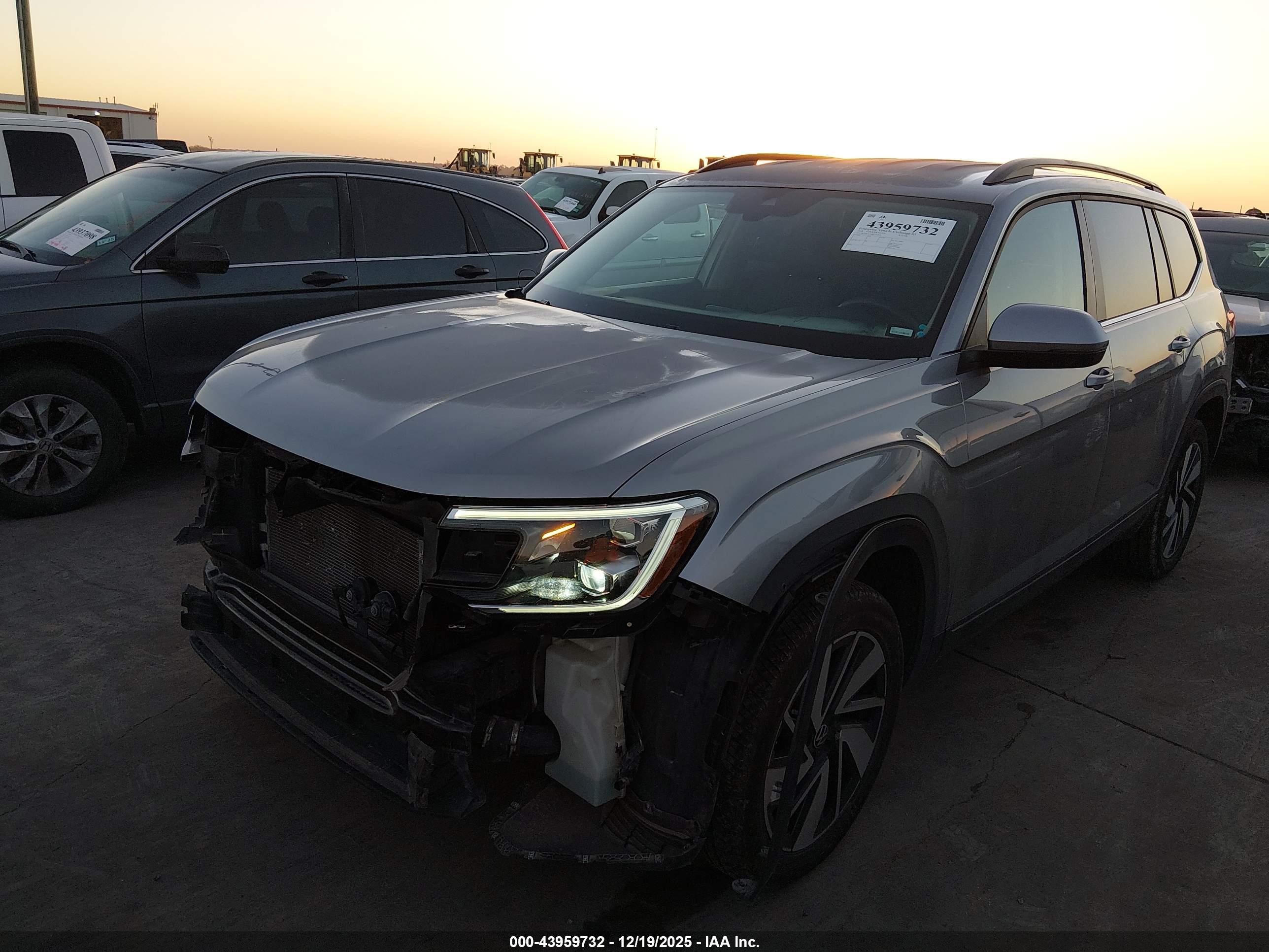 VOLKSWAGEN ATLAS image 2
