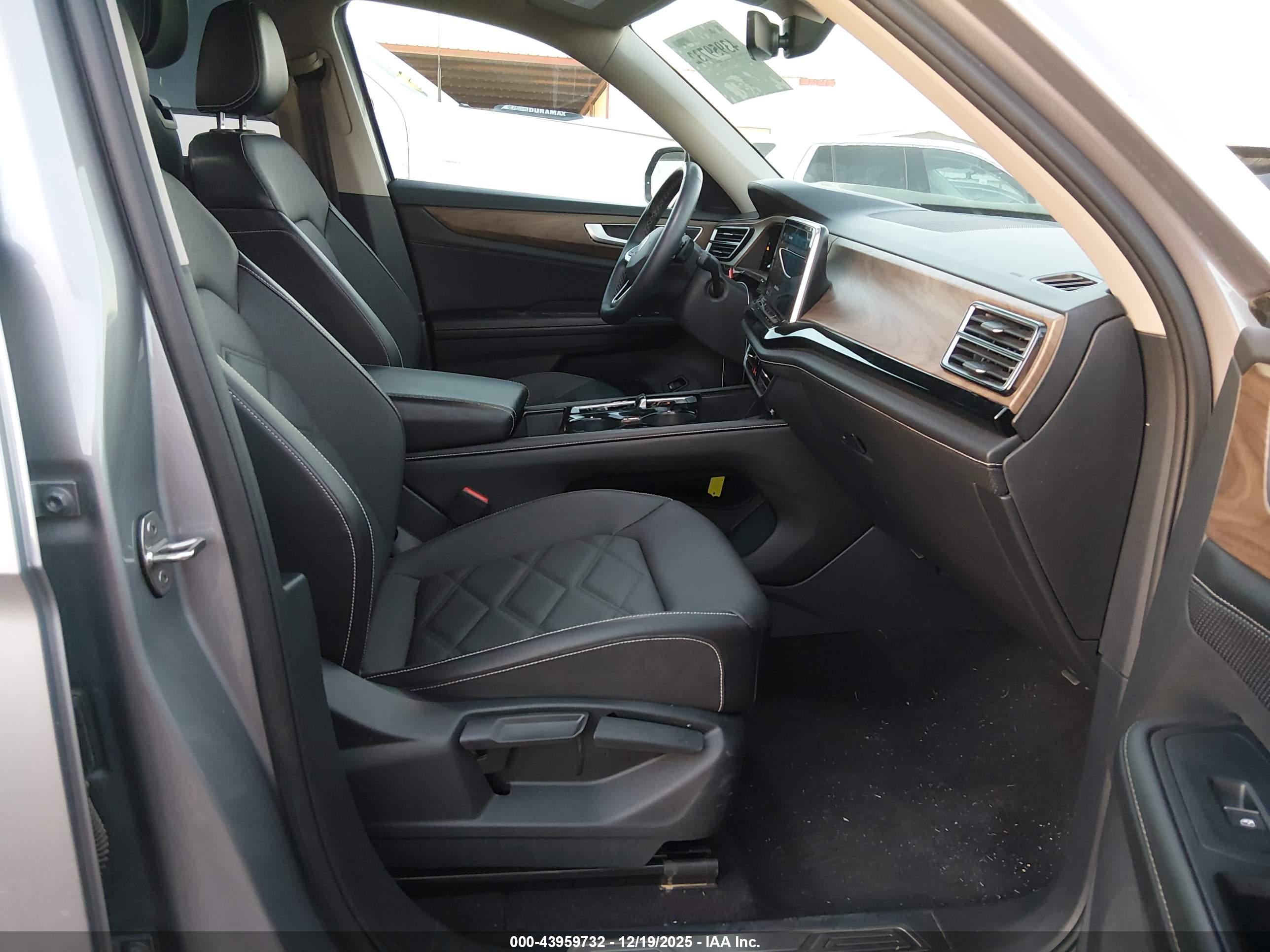 VOLKSWAGEN ATLAS image 5