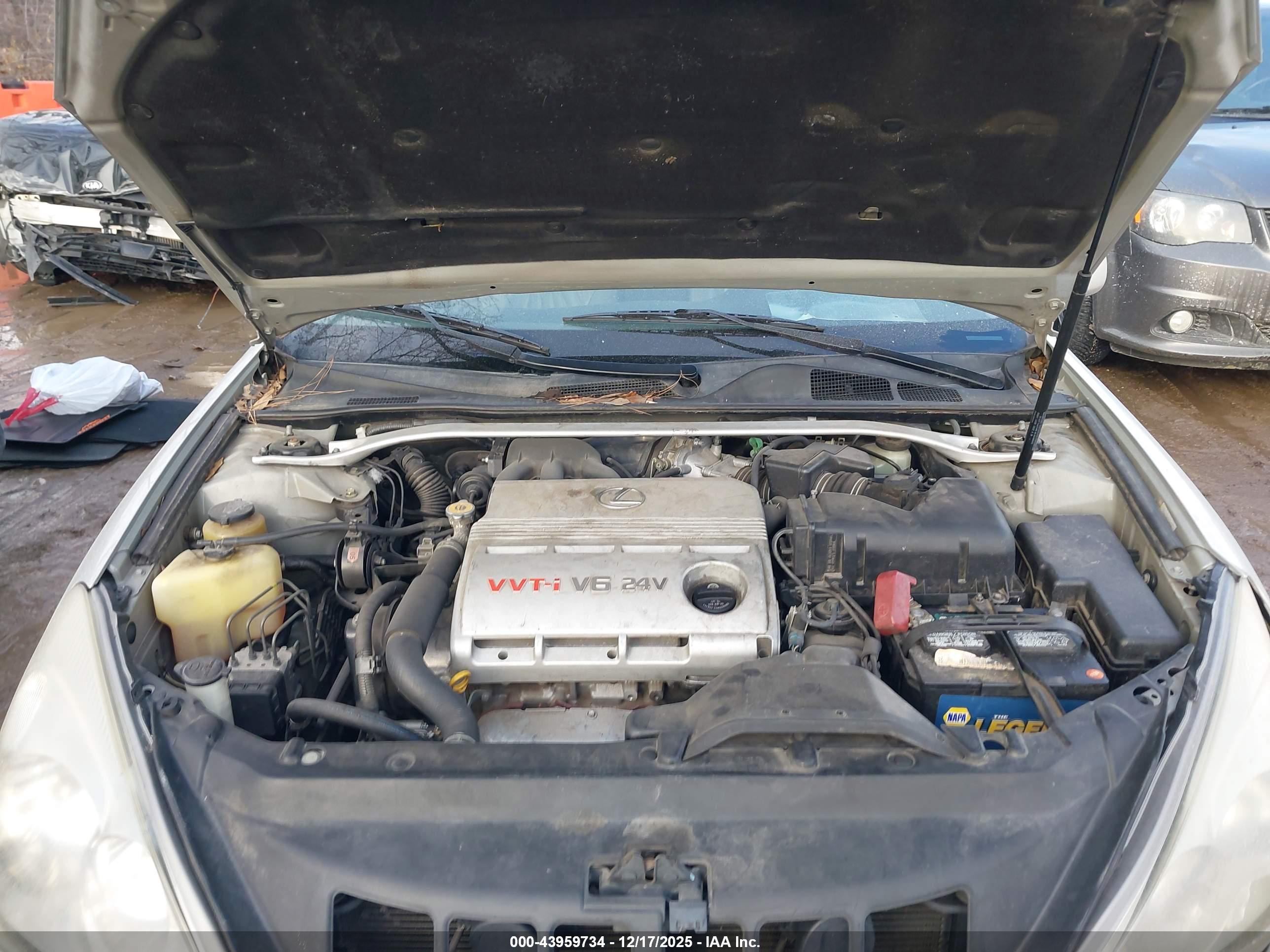 LEXUS ES image 10