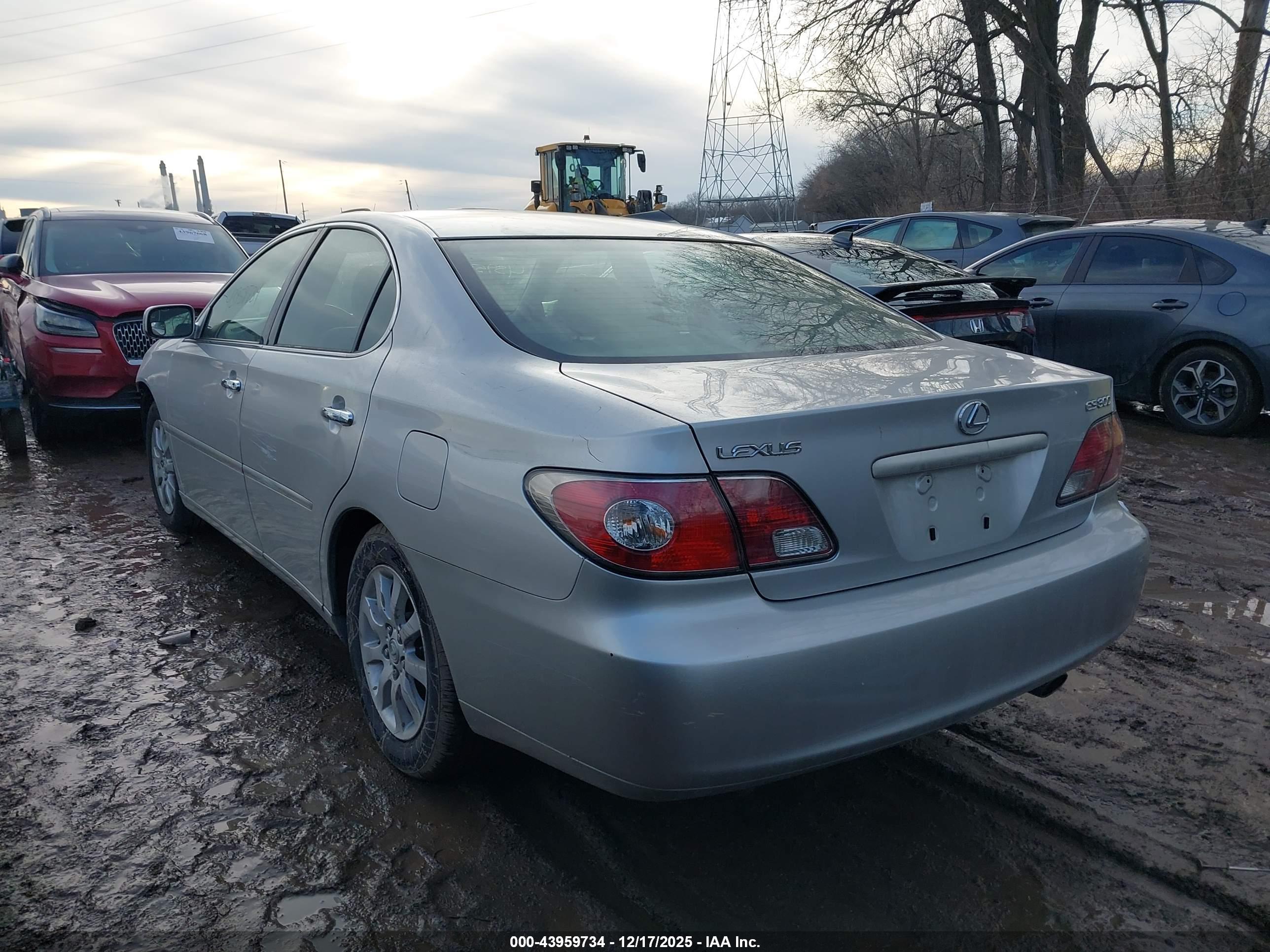LEXUS ES image 3