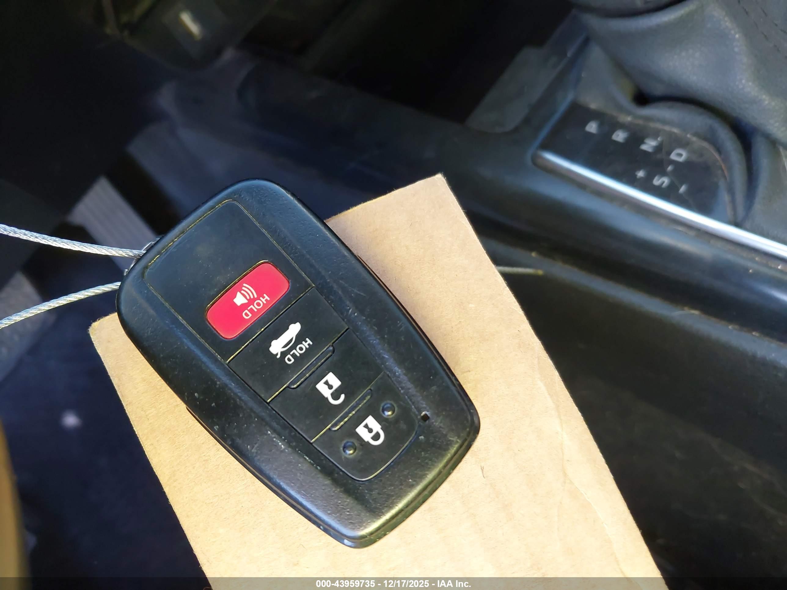 TOYOTA CAMRY image 11