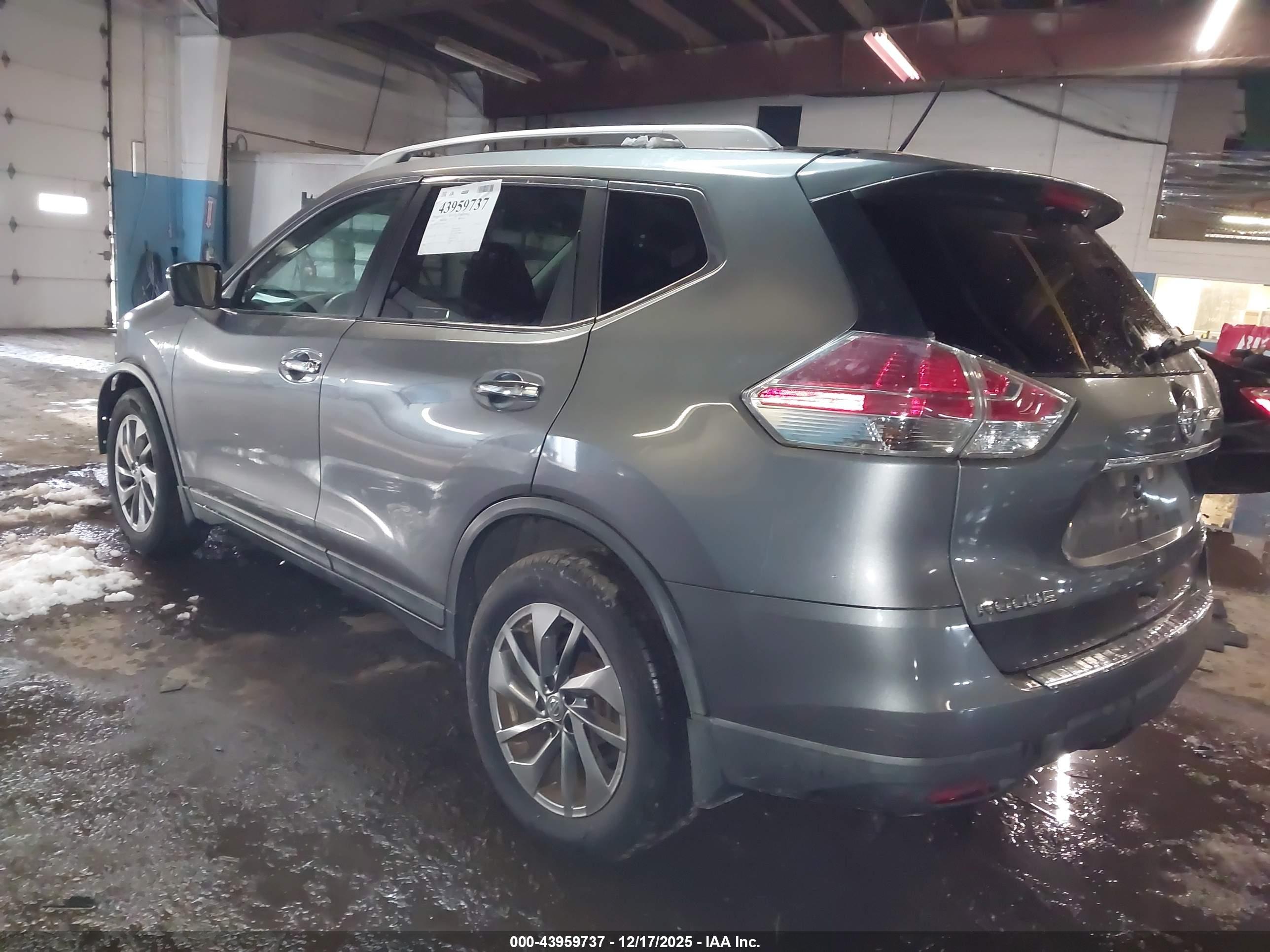 NISSAN ROGUE image 3