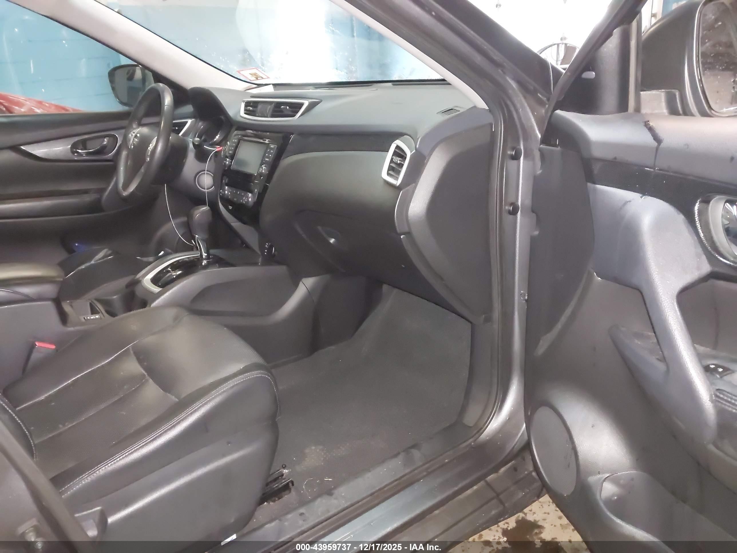 NISSAN ROGUE image 5