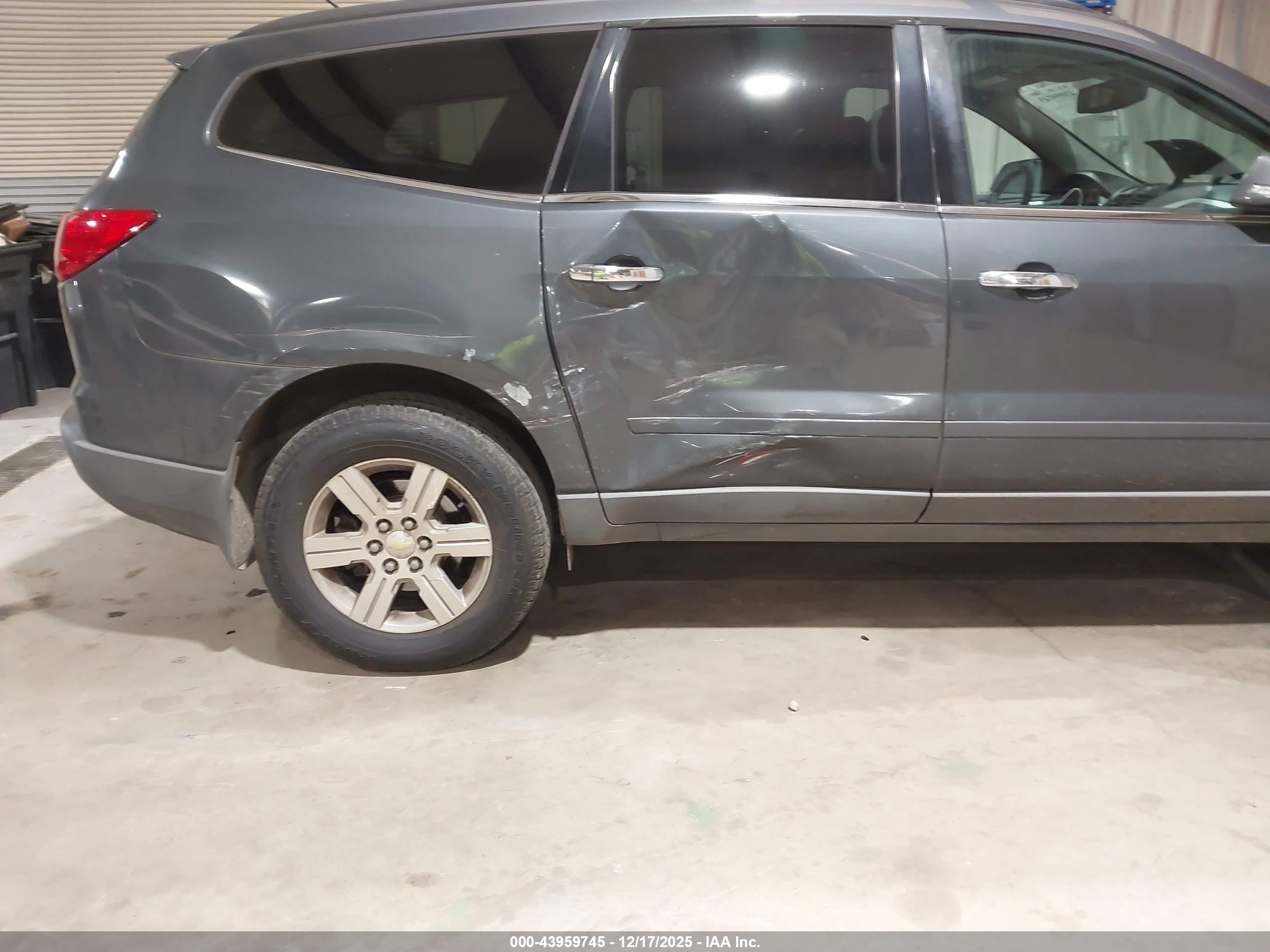 CHEVROLET TRAVERSE image 6