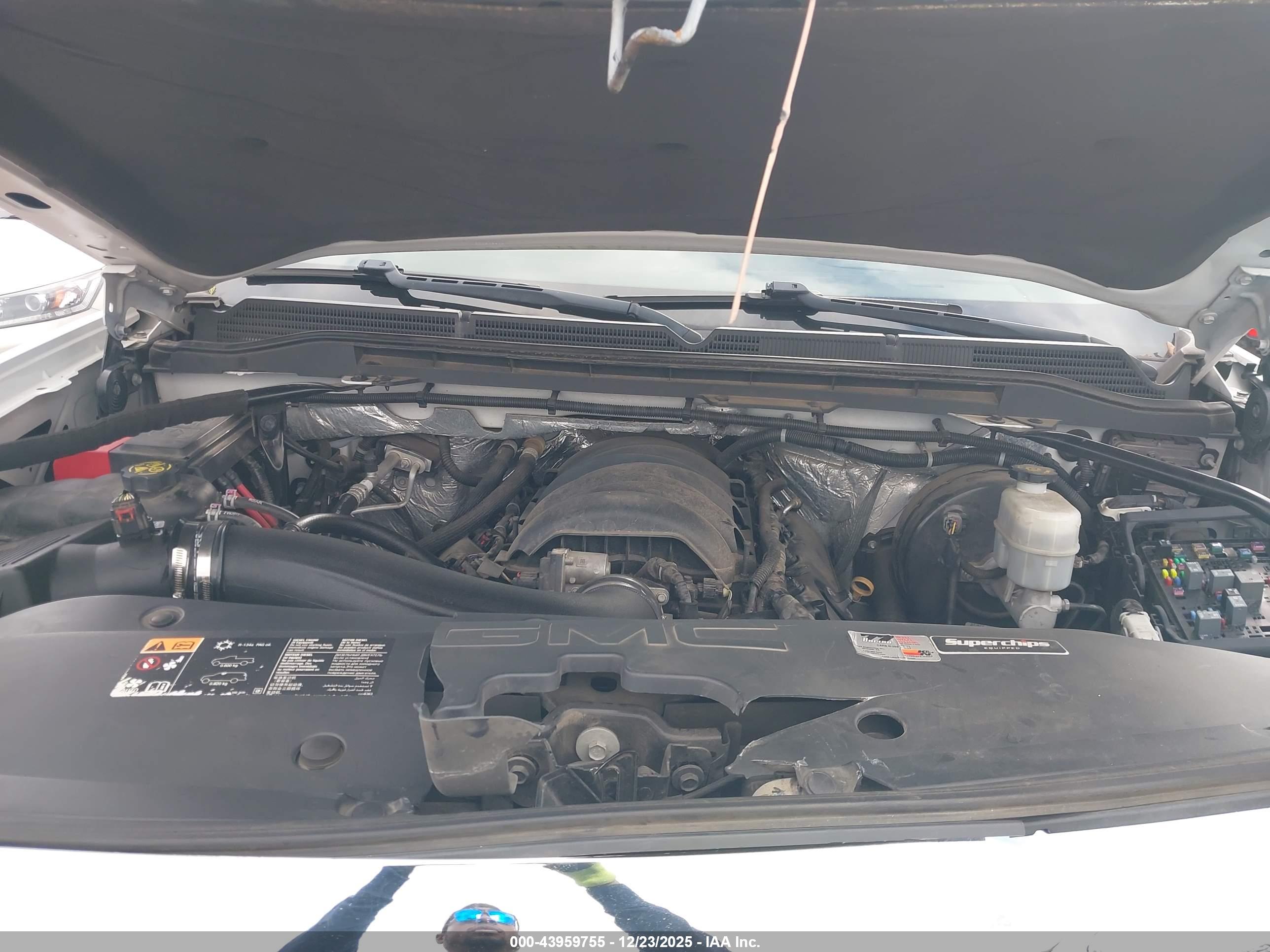 GMC SIERRA image 10