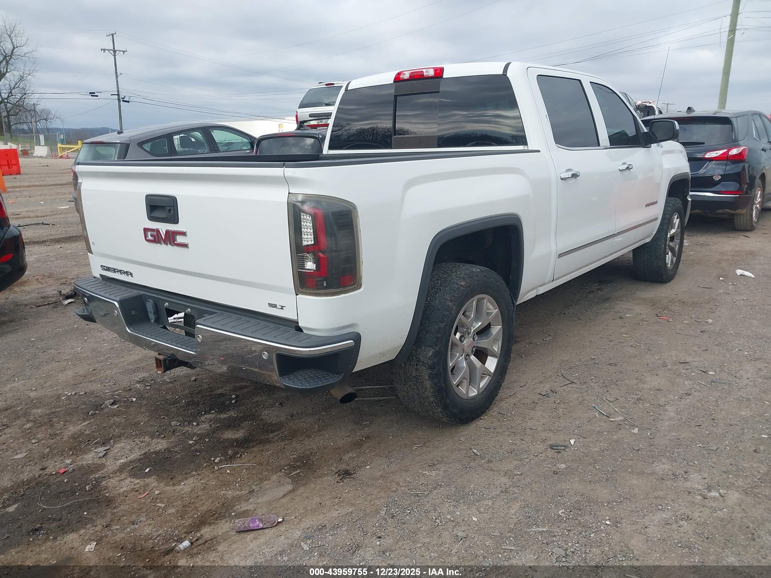 GMC SIERRA image 4