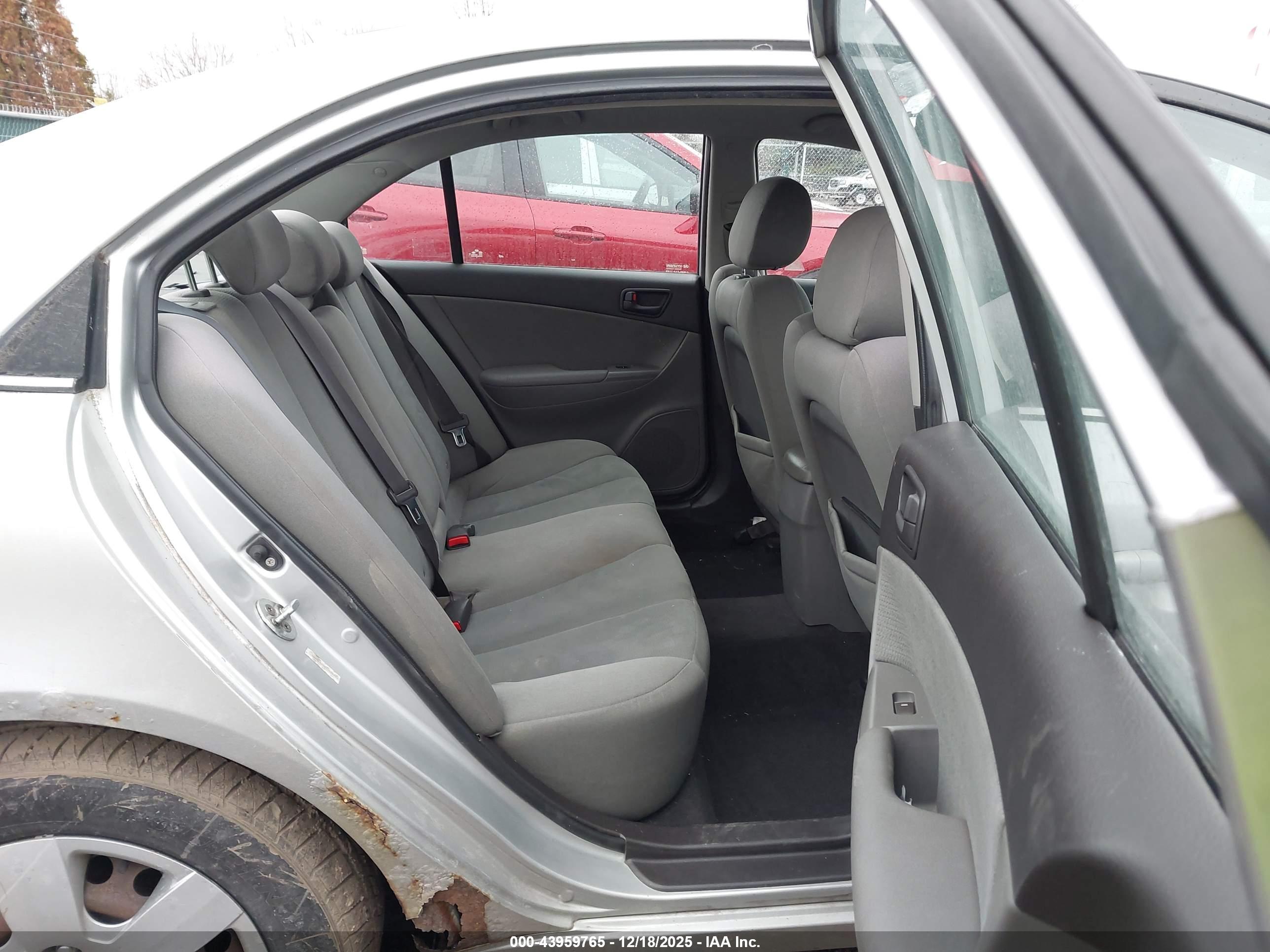 HYUNDAI SONATA image 8