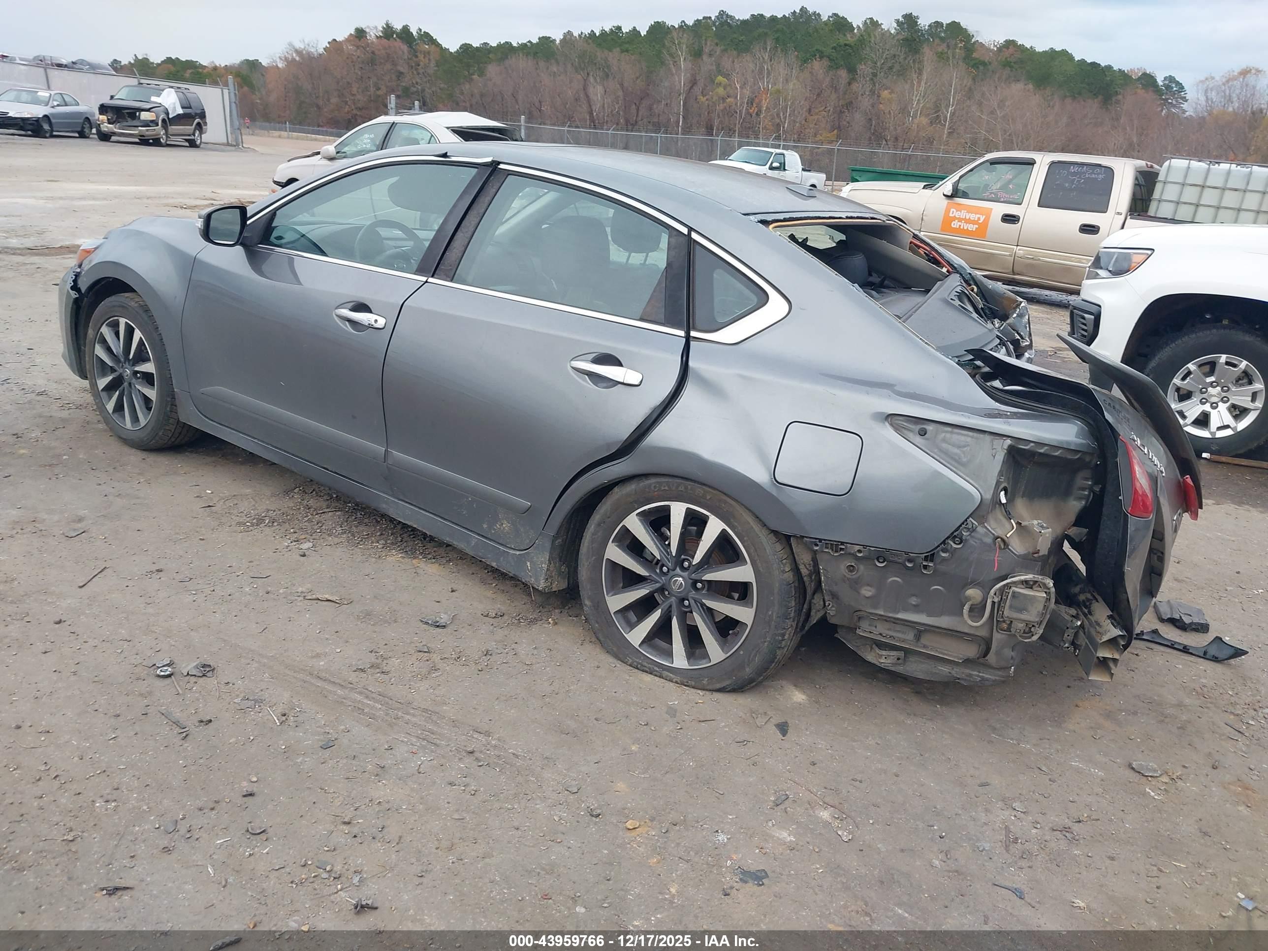 NISSAN ALTIMA image 3