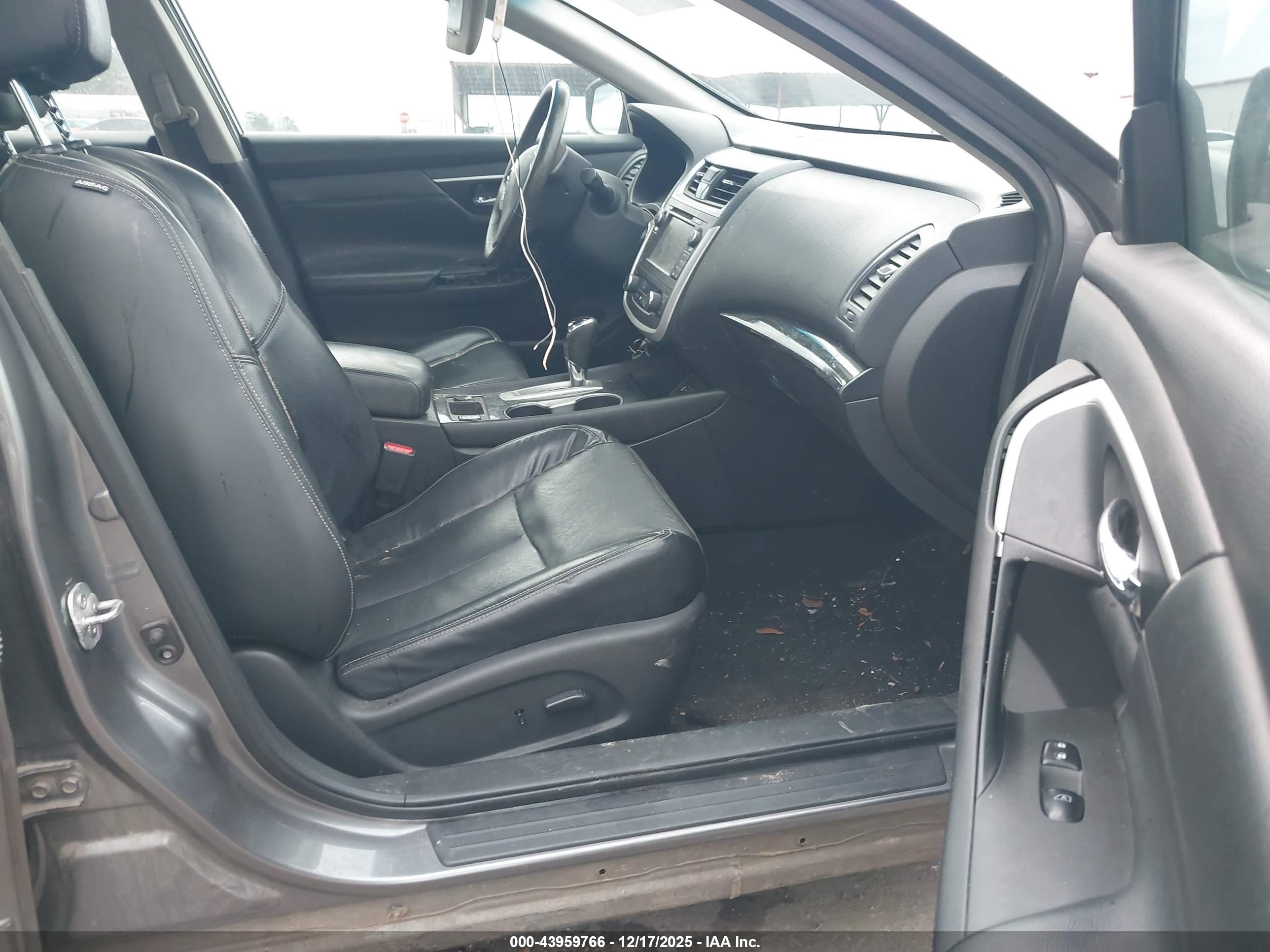 NISSAN ALTIMA image 5