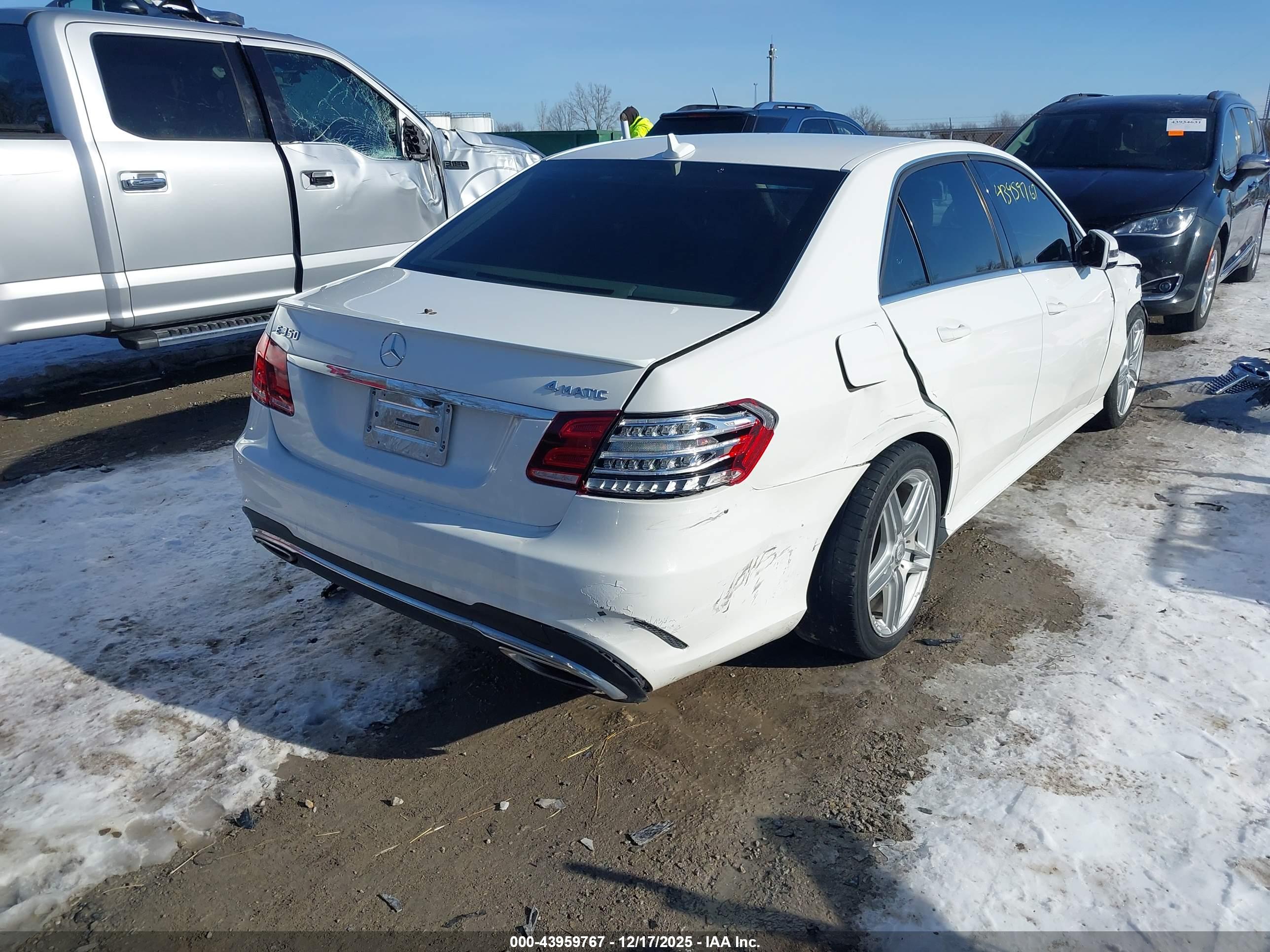 MERCEDES-BENZ E image 4