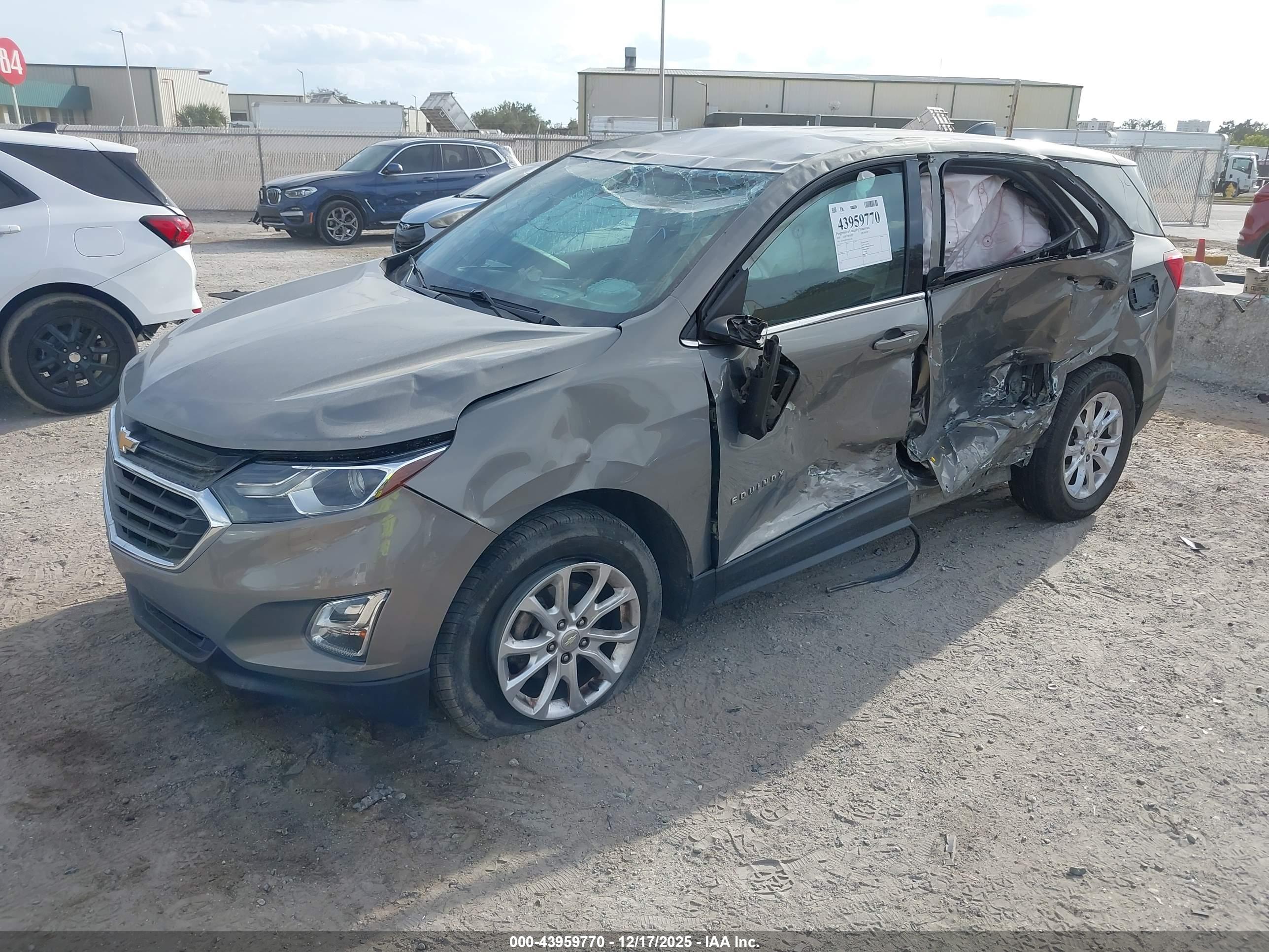 CHEVROLET EQUINOX image 2