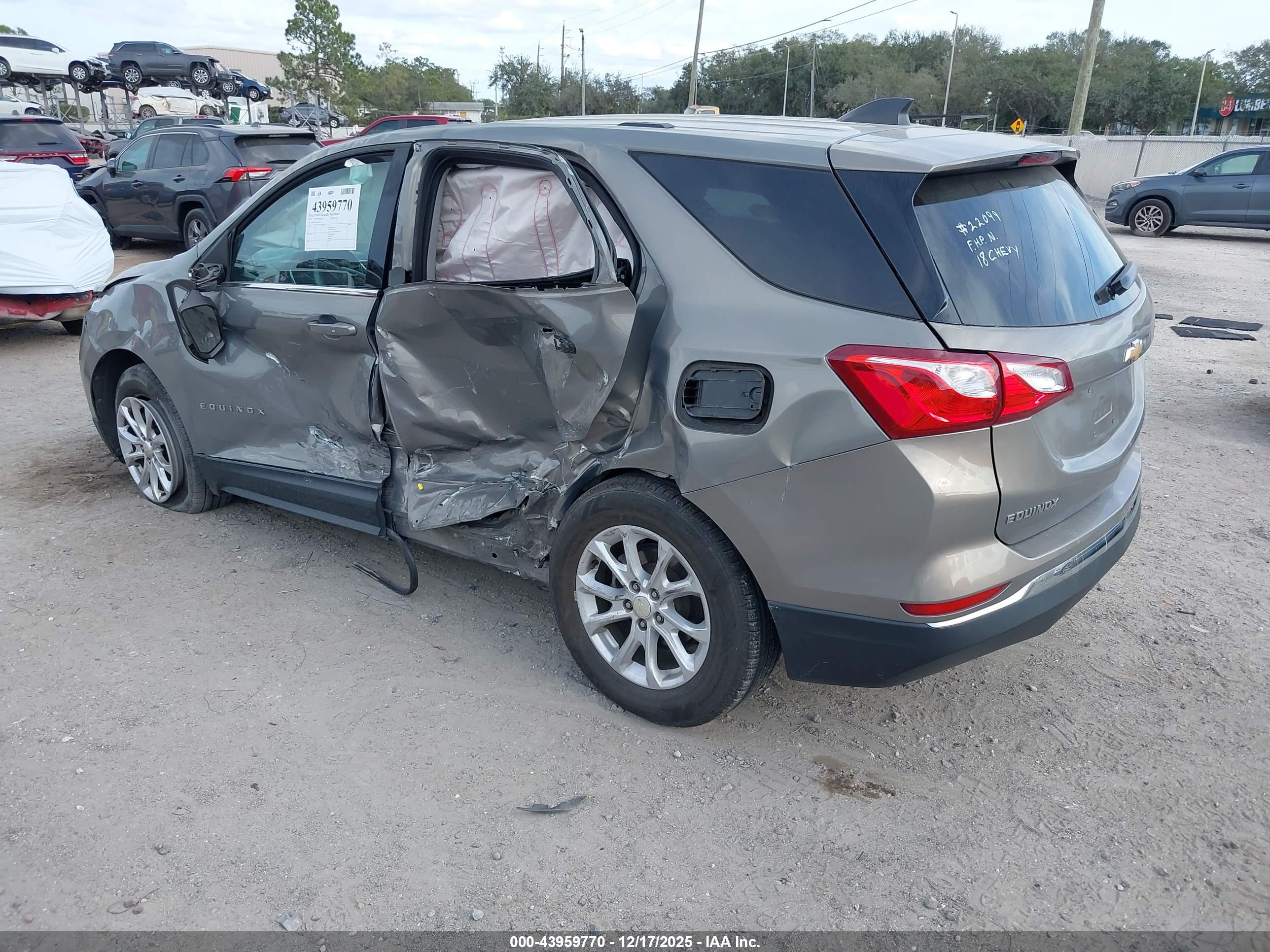 CHEVROLET EQUINOX image 3