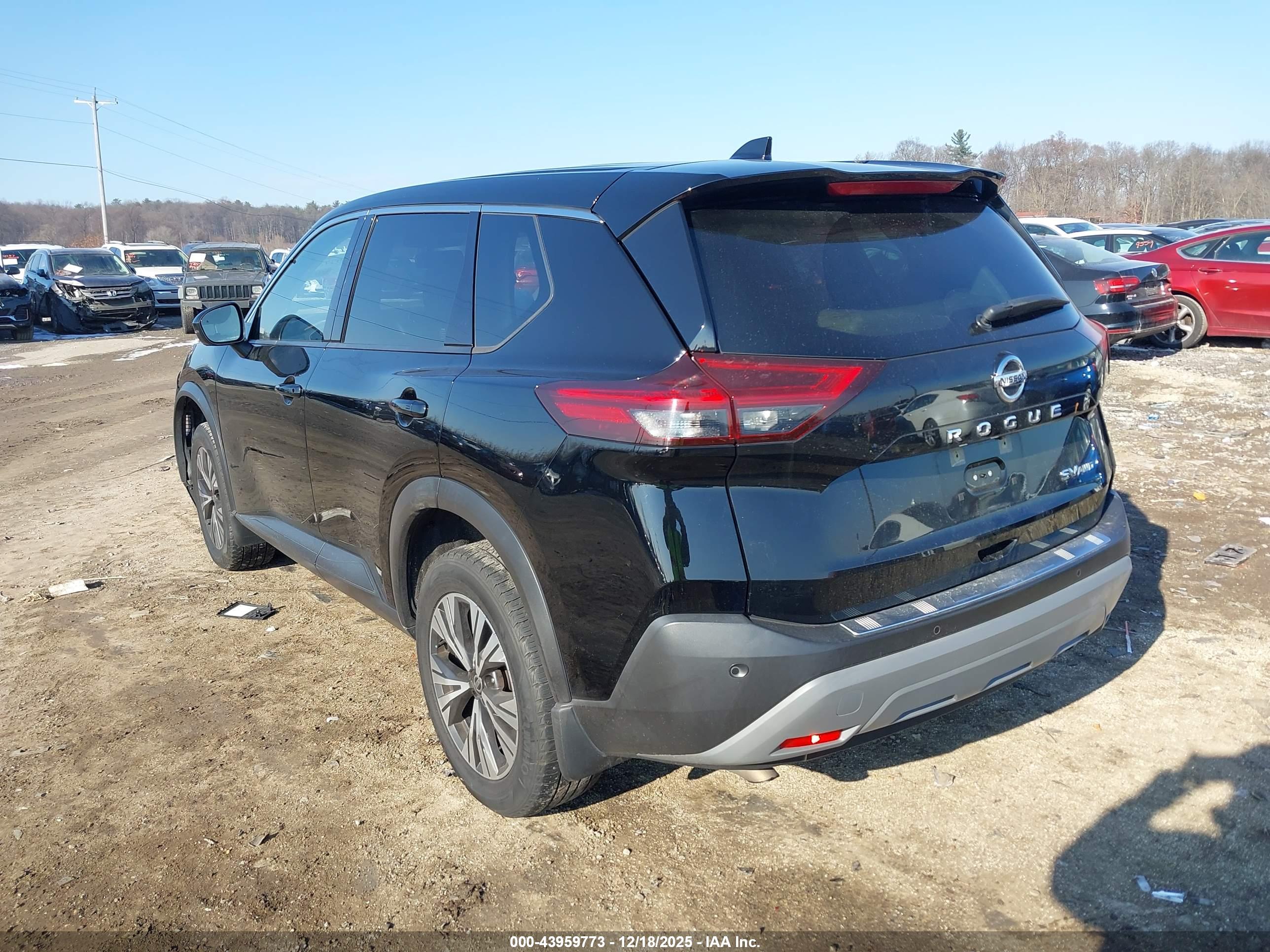 NISSAN ROGUE image 3