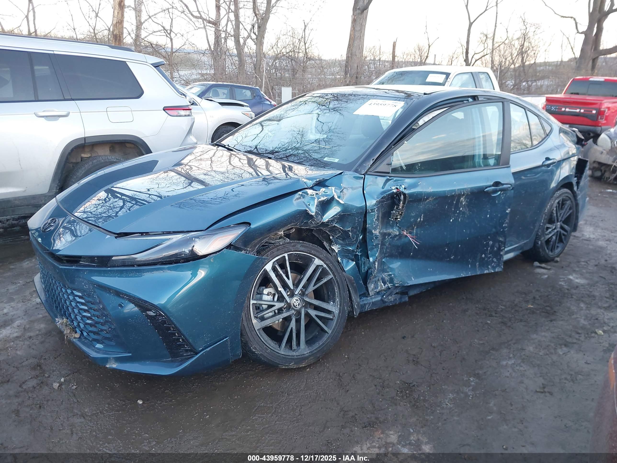 TOYOTA CAMRY image 6