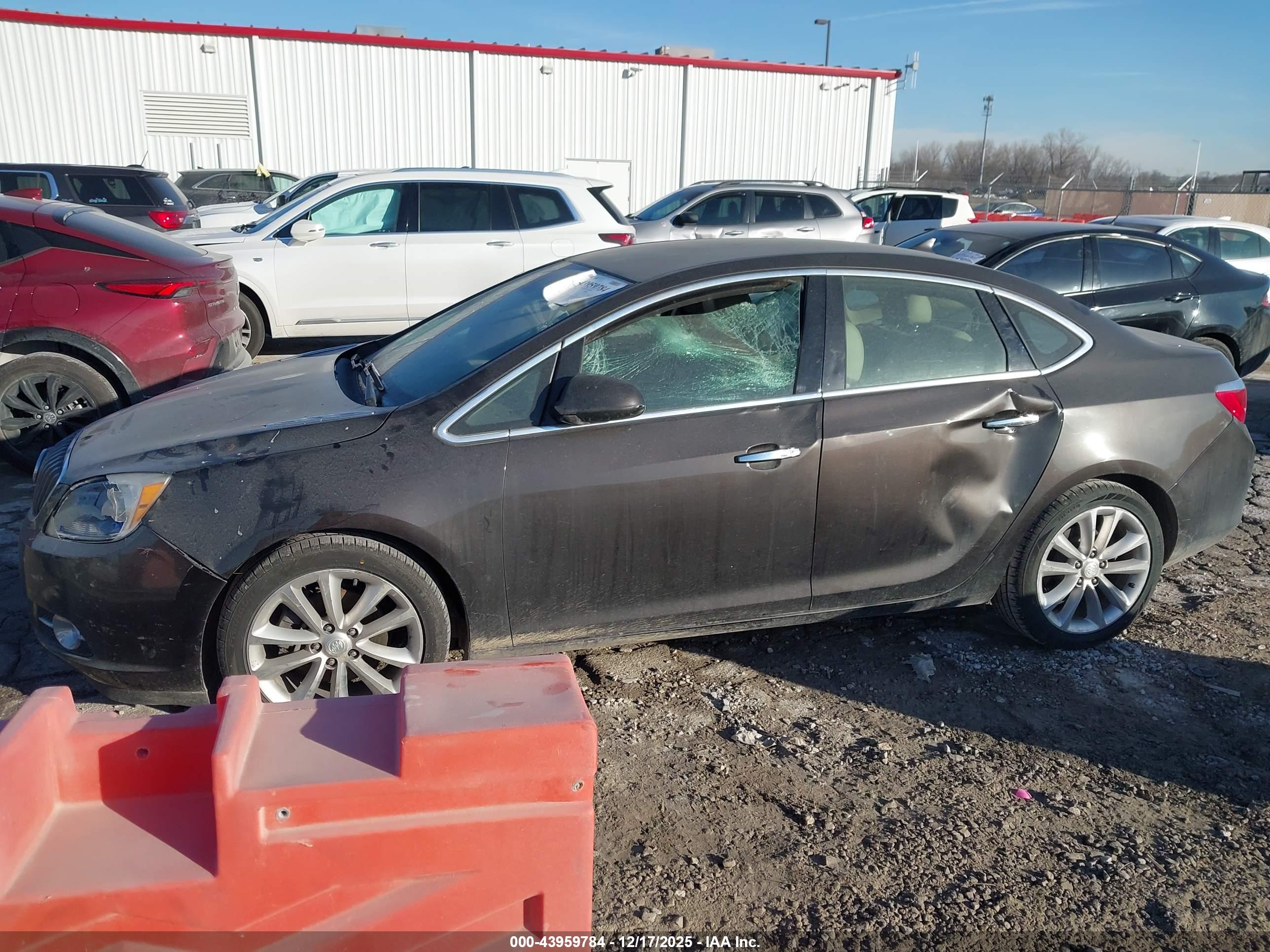 BUICK VERANO image 6
