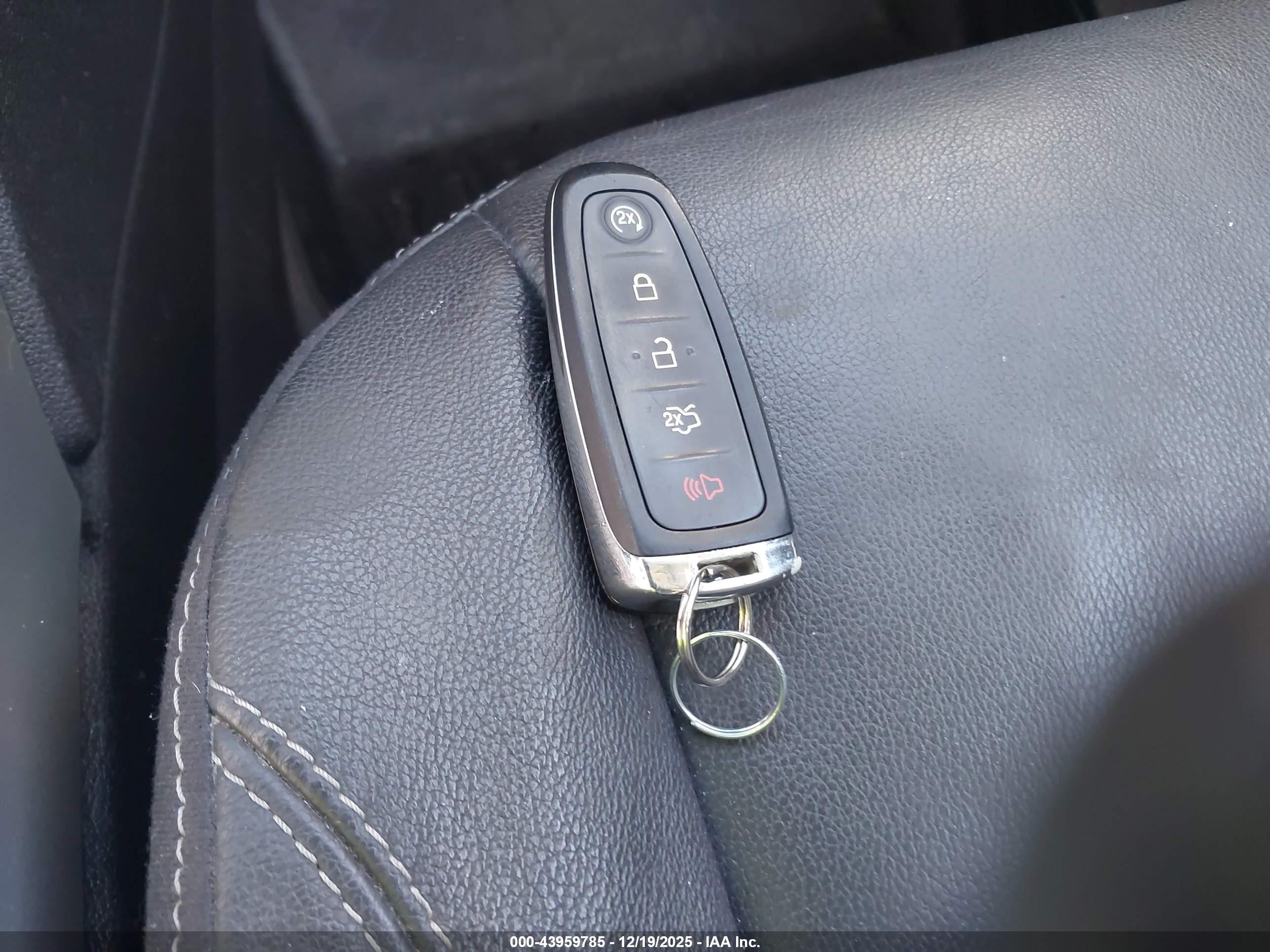 FORD ESCAPE image 11