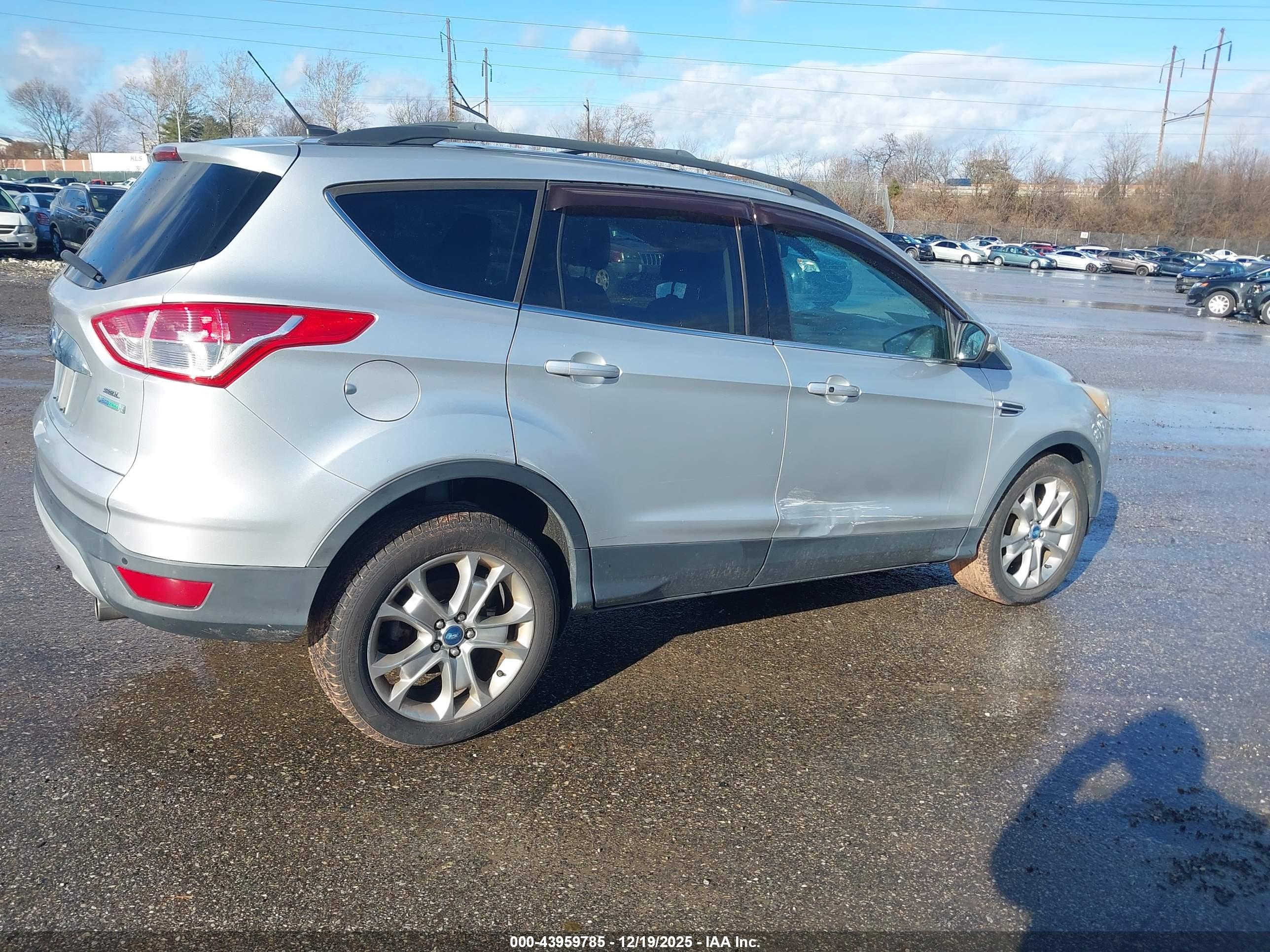 FORD ESCAPE image 4