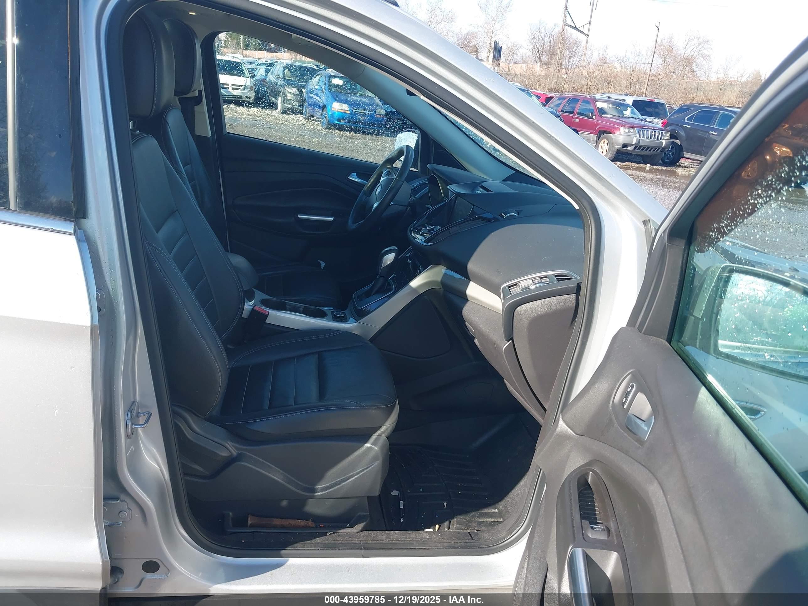 FORD ESCAPE image 5