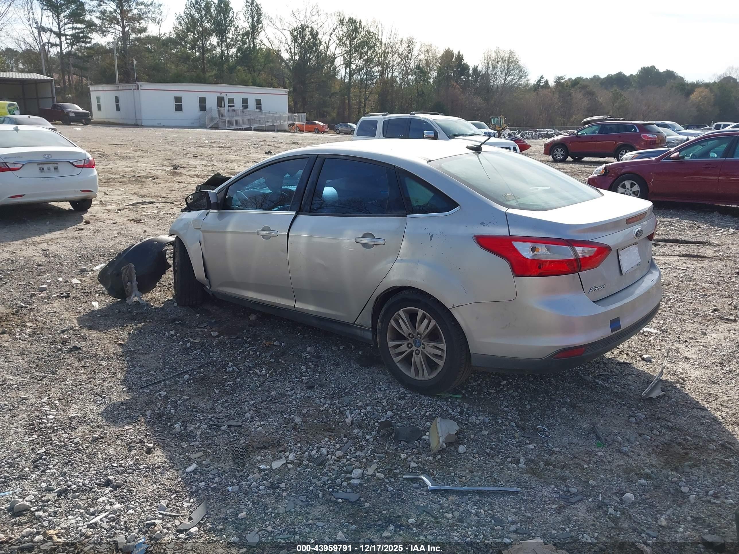 FORD FOCUS image 3