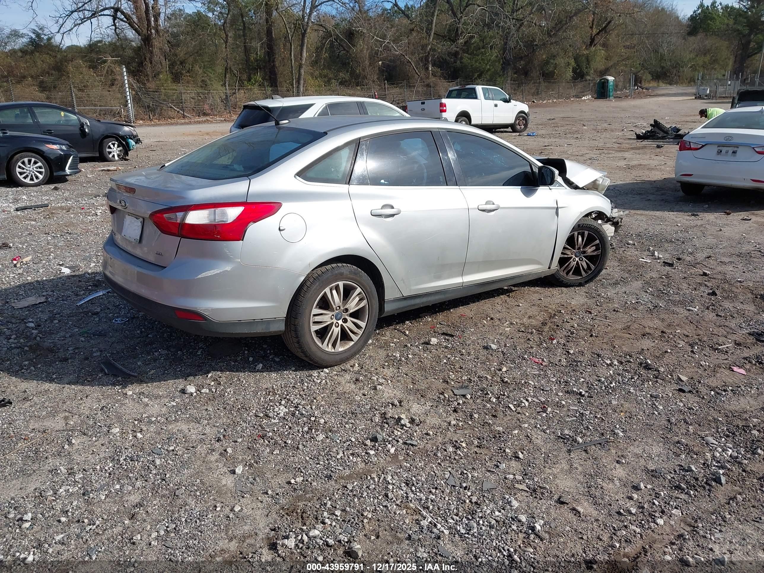 FORD FOCUS image 4