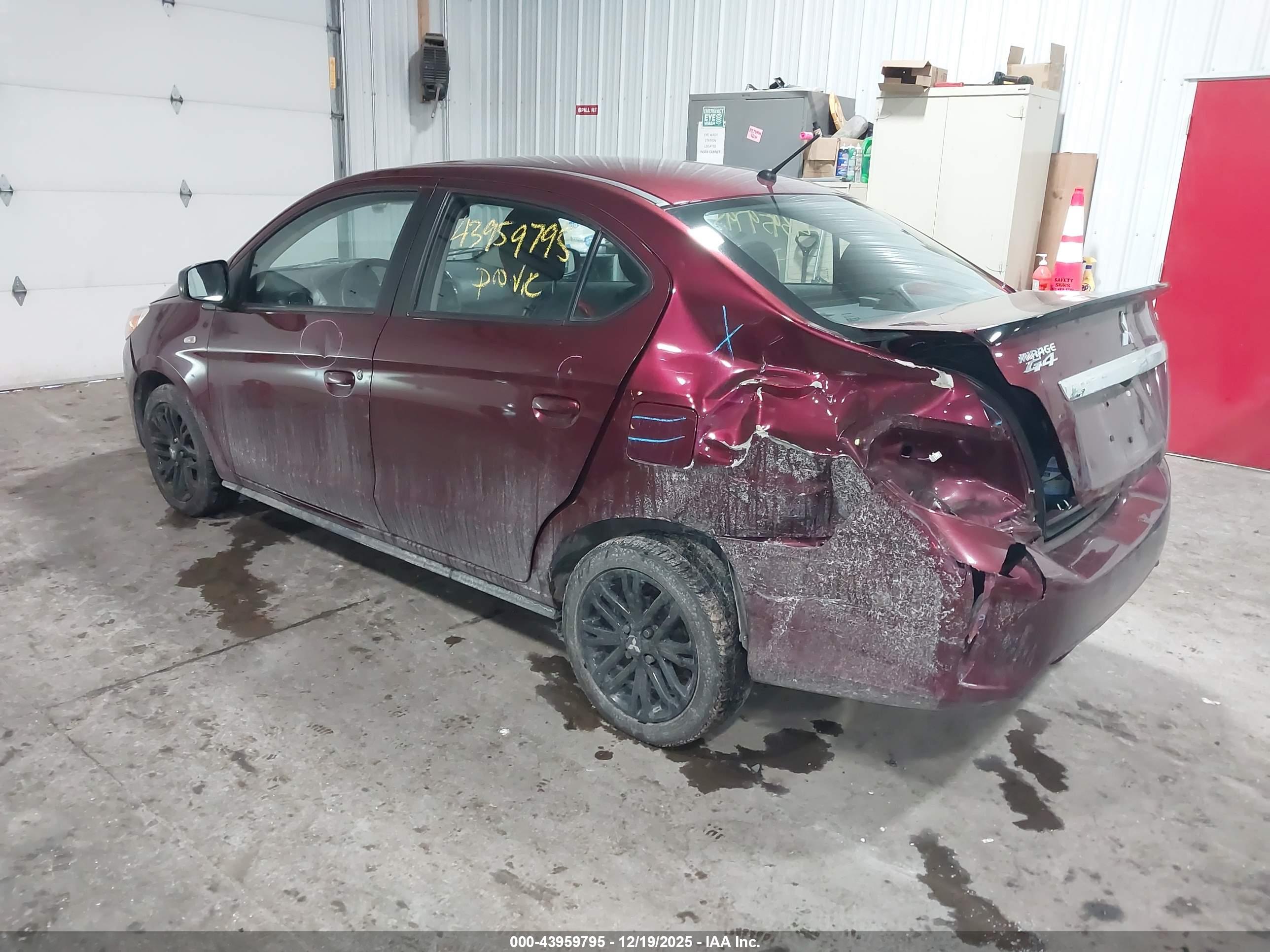 MITSUBISHI MIRAGE image 3