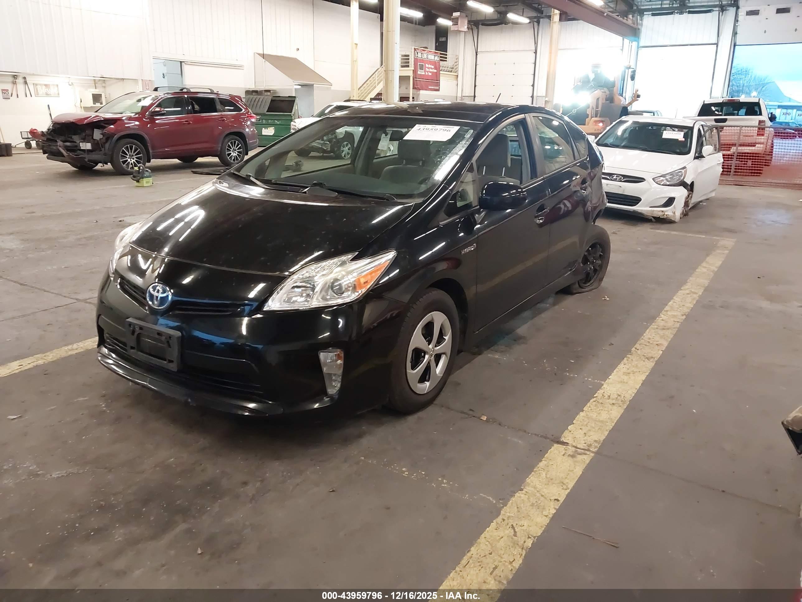 TOYOTA PRIUS image 2