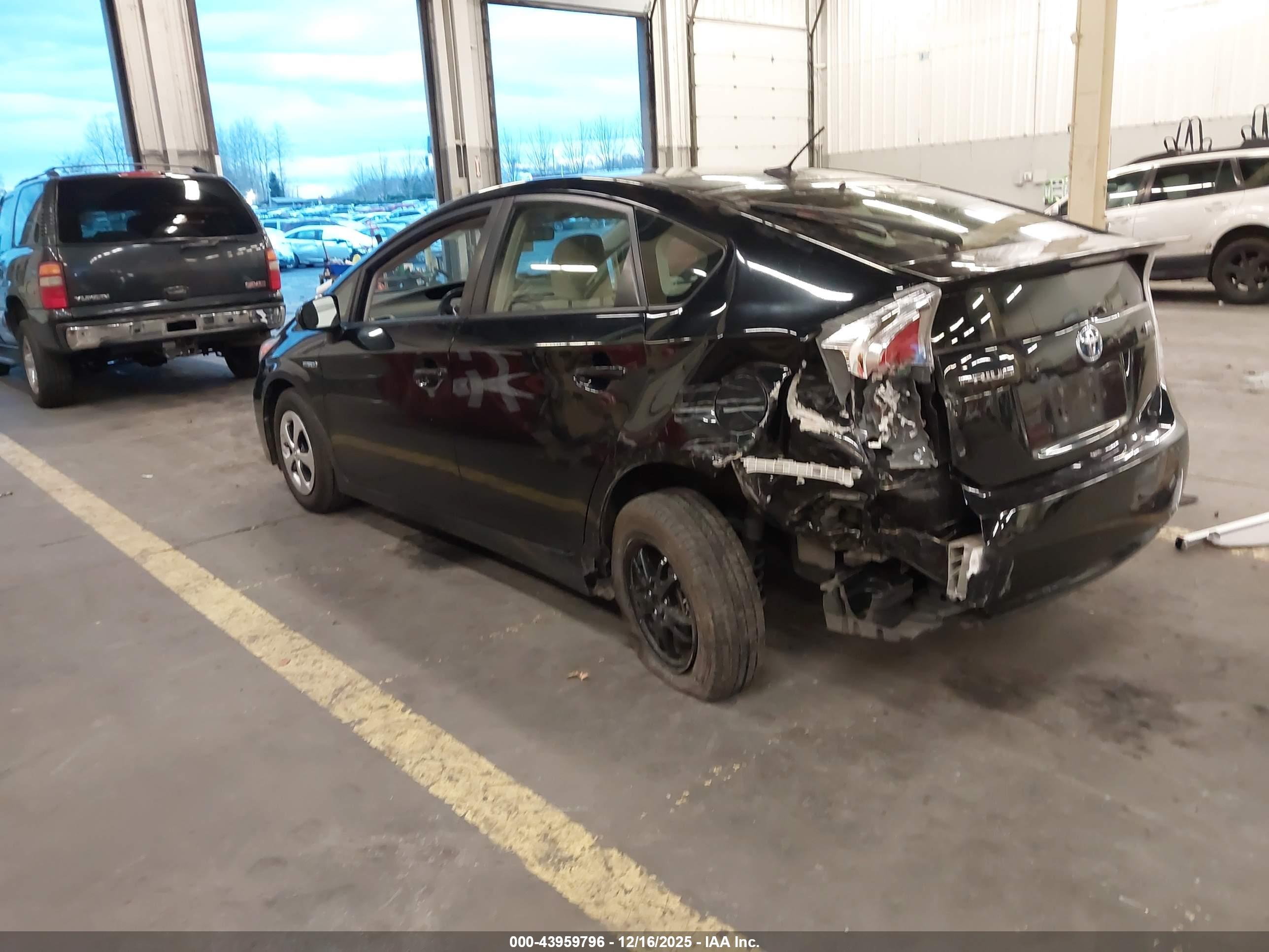 TOYOTA PRIUS image 3