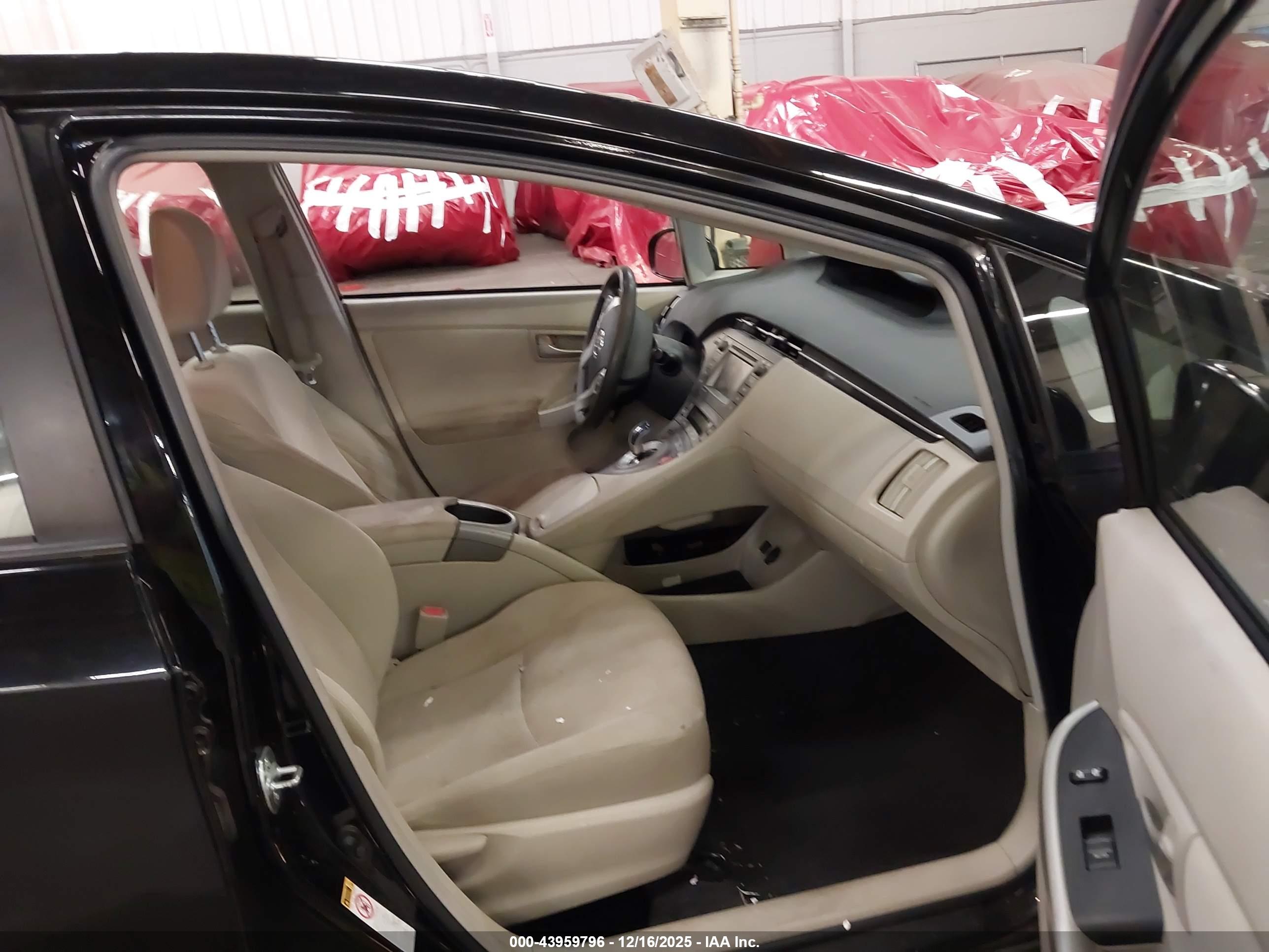 TOYOTA PRIUS image 5