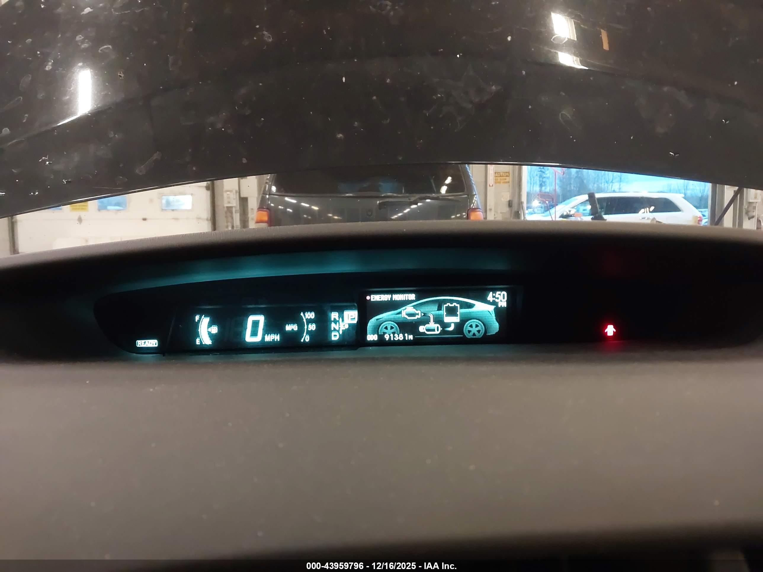 TOYOTA PRIUS image 7
