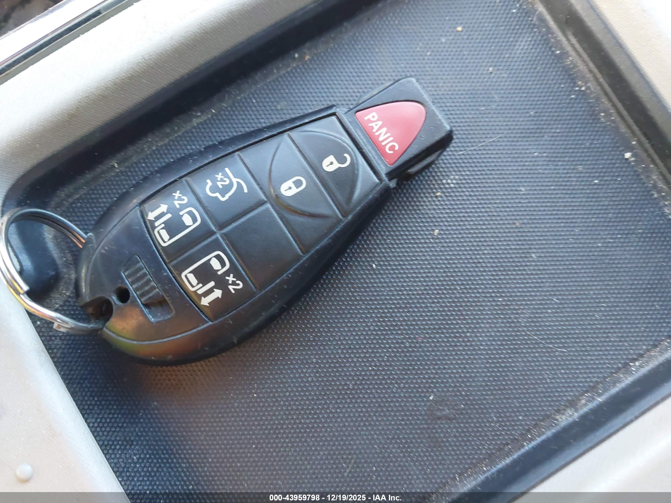 CHRYSLER TOWN image 11