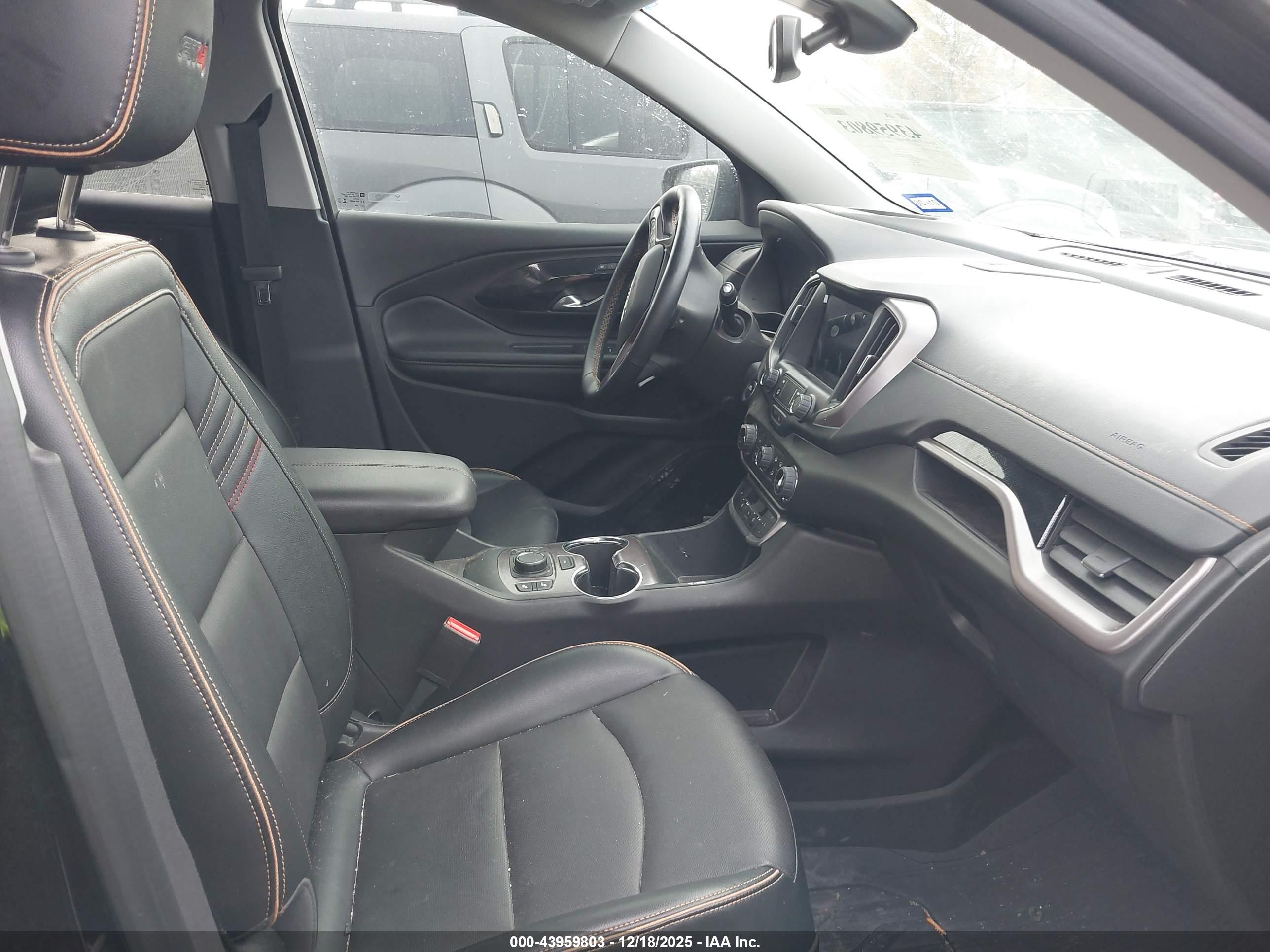 GMC TERRAIN image 5