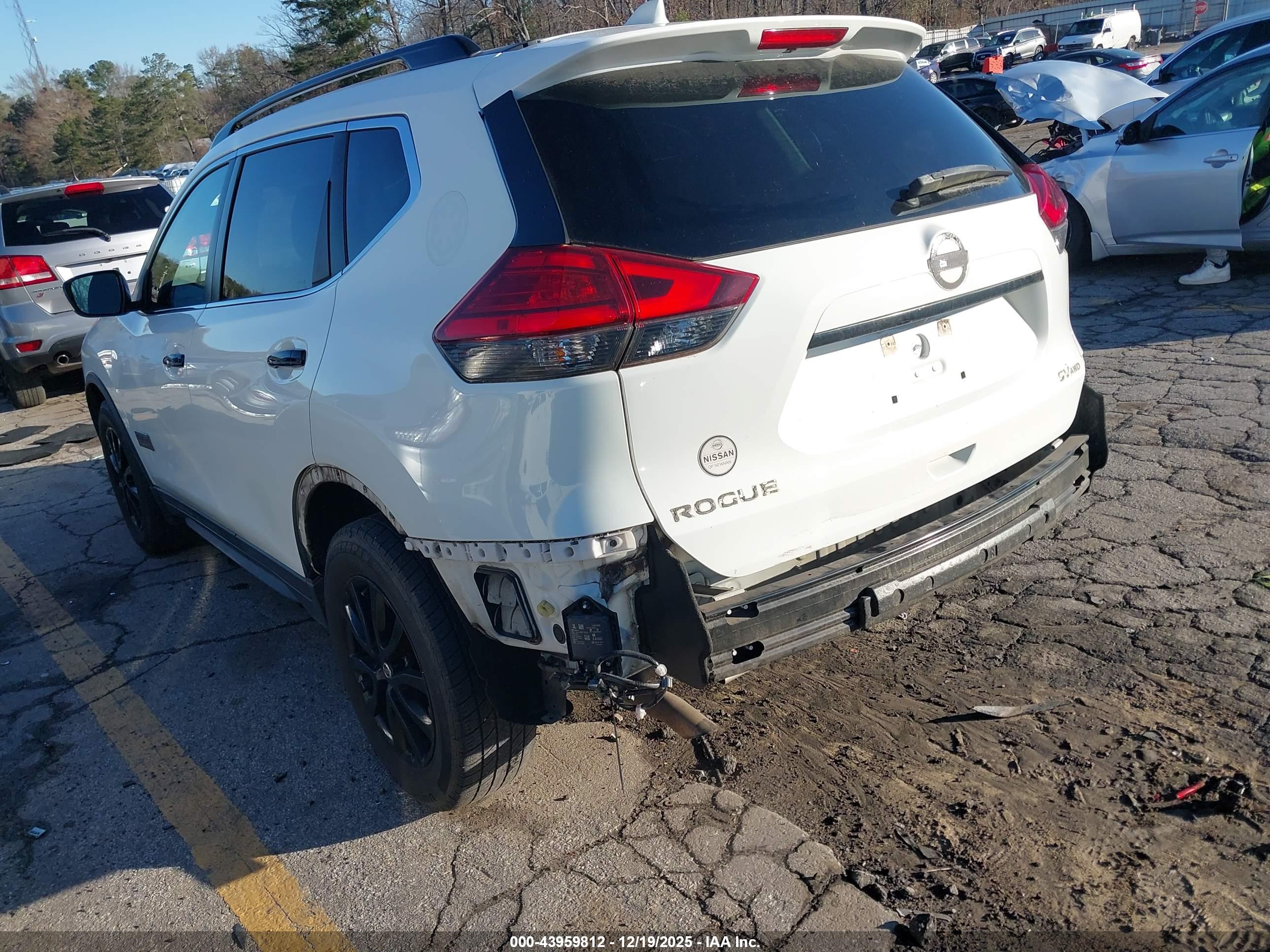 NISSAN ROGUE image 6