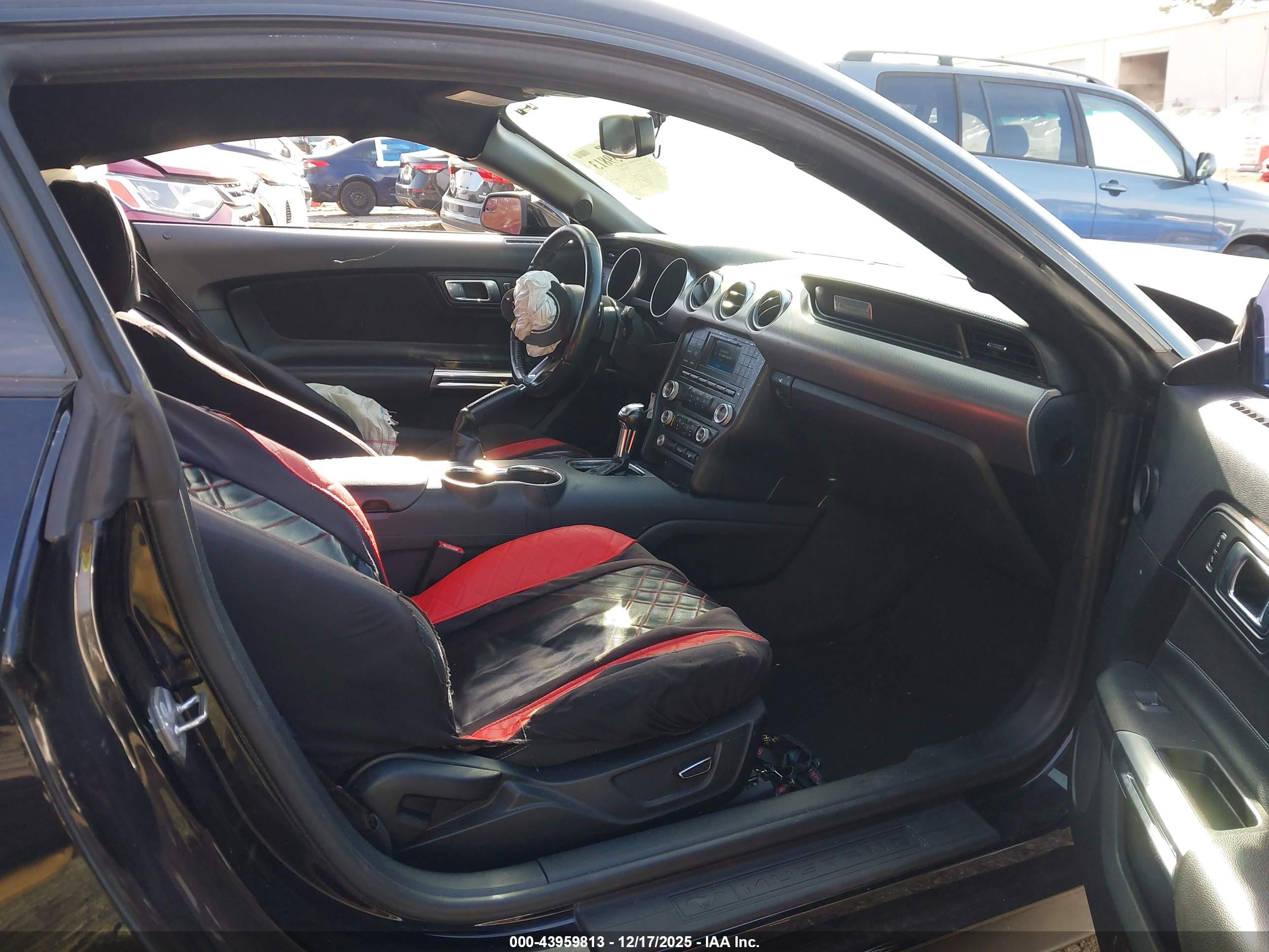 FORD MUSTANG image 5