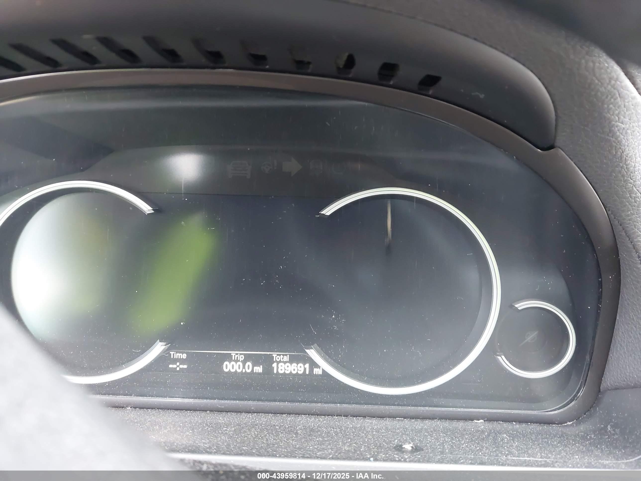 BMW 740LI image 7