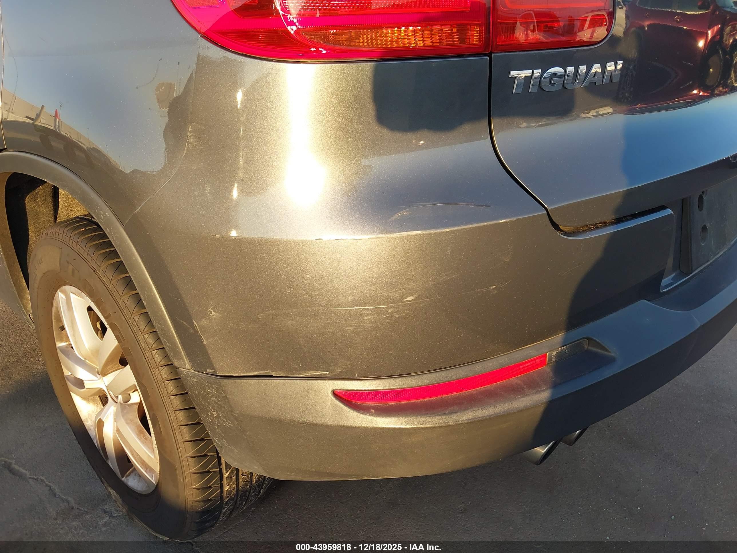 VOLKSWAGEN TIGUAN image 6