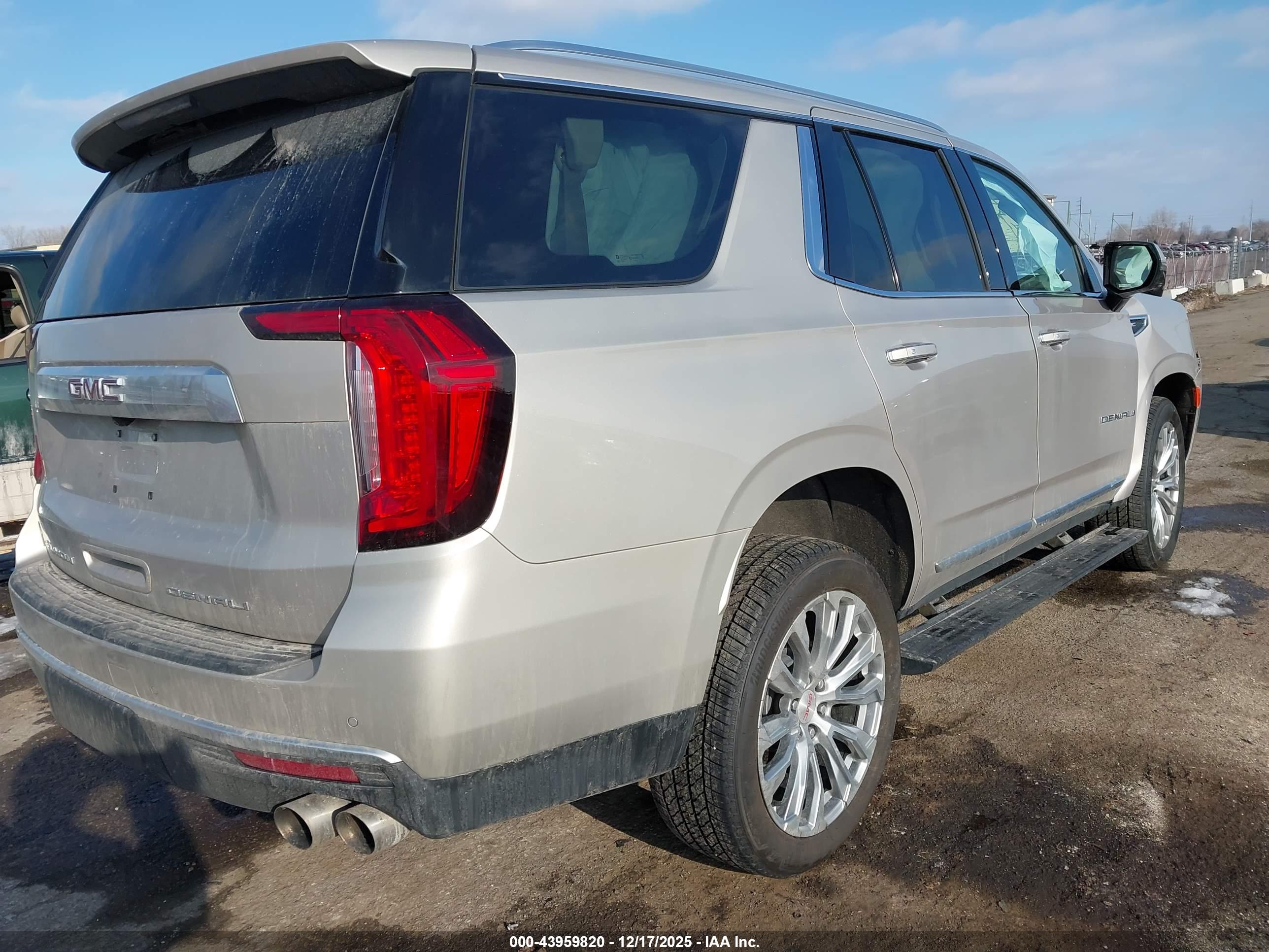 GMC YUKON image 4