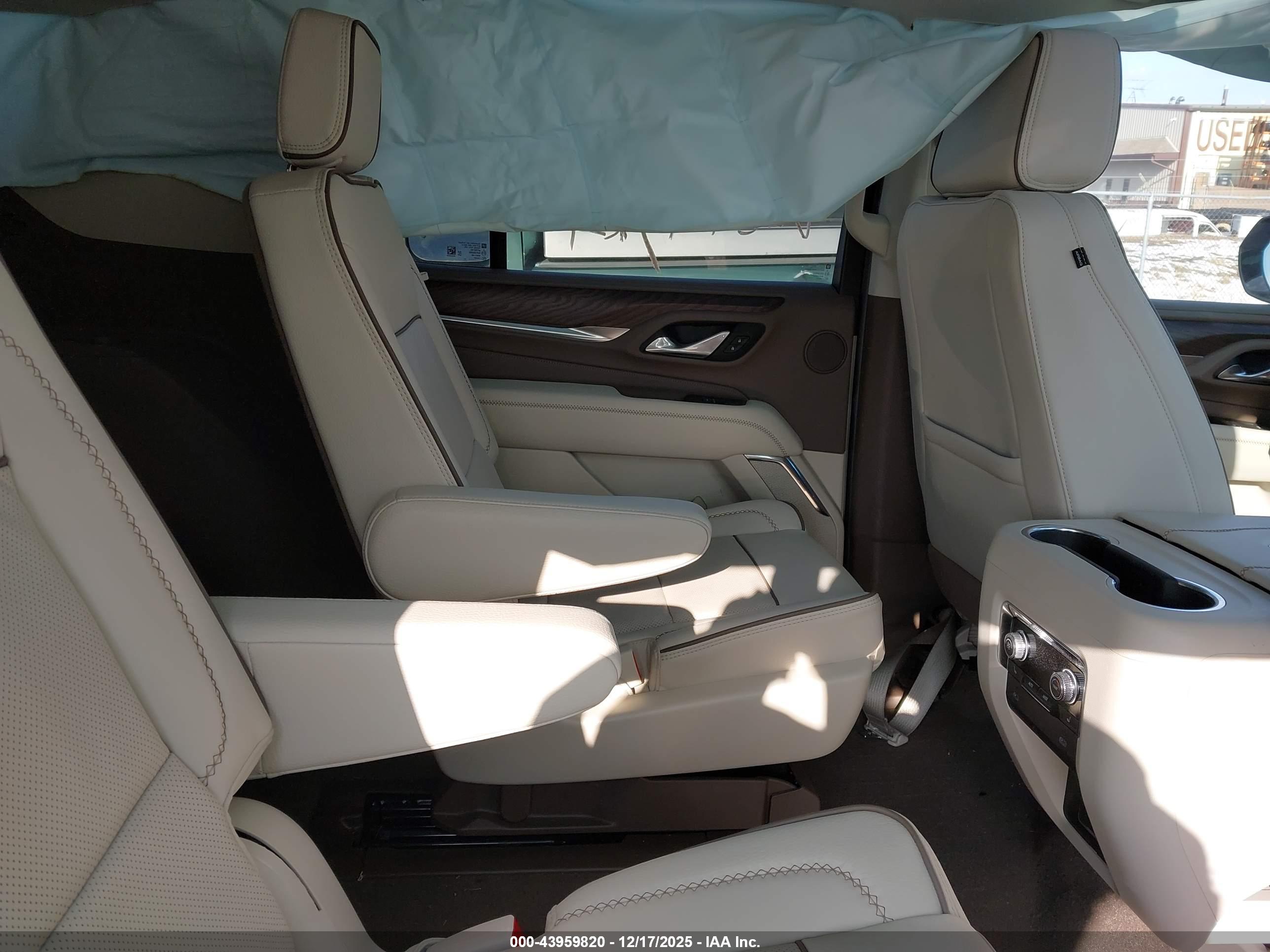 GMC YUKON image 8