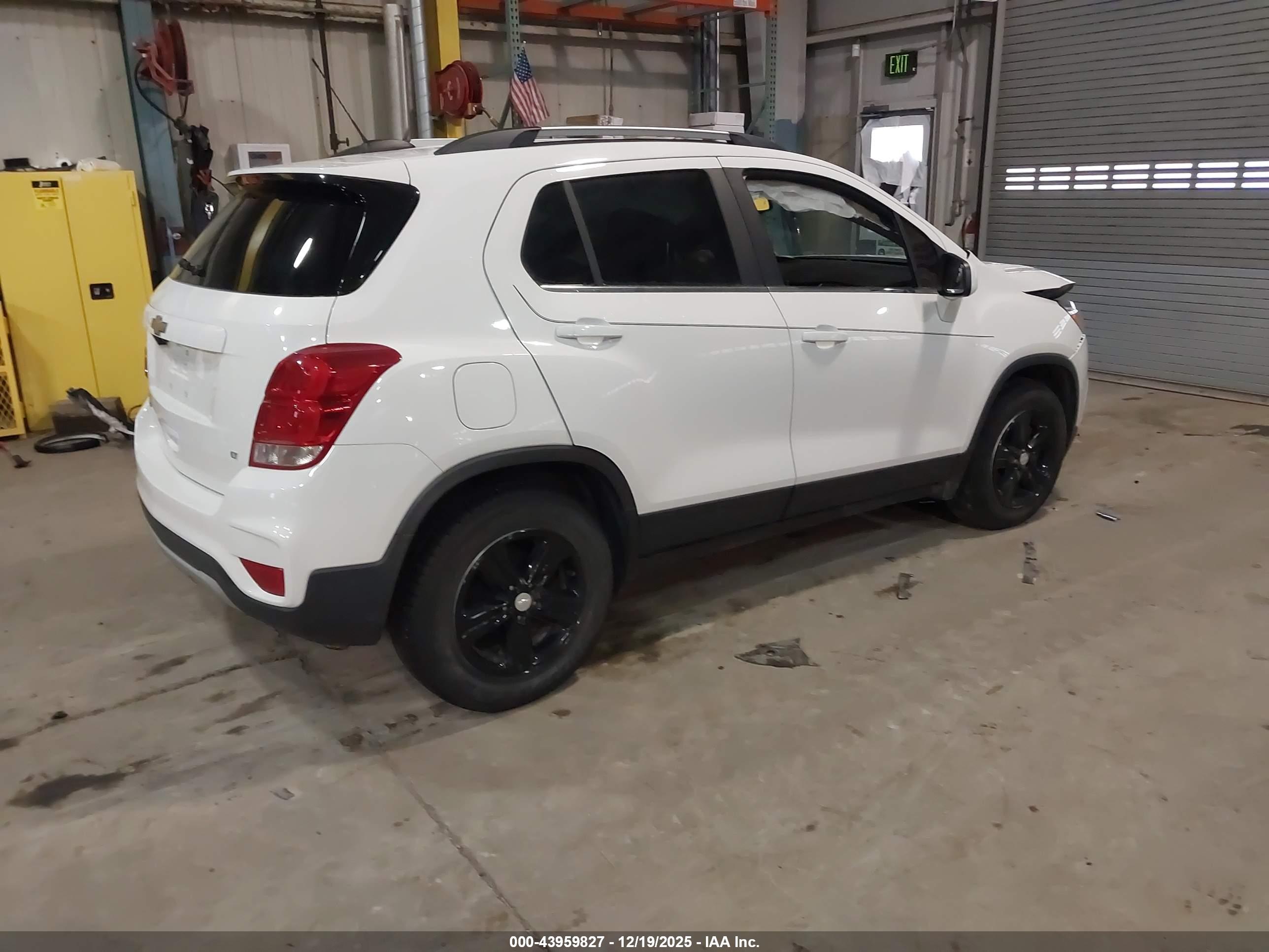 CHEVROLET TRAX image 4